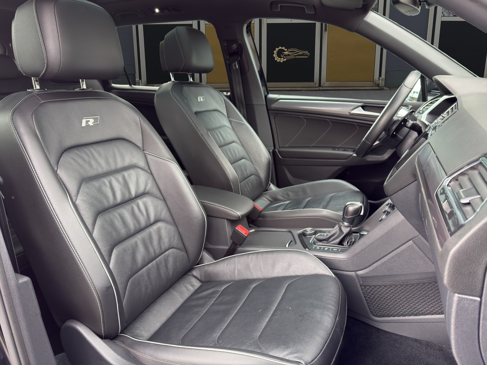 VW Tiguan Allspace 2.0 TSI Highline R-Line DSG-image-9