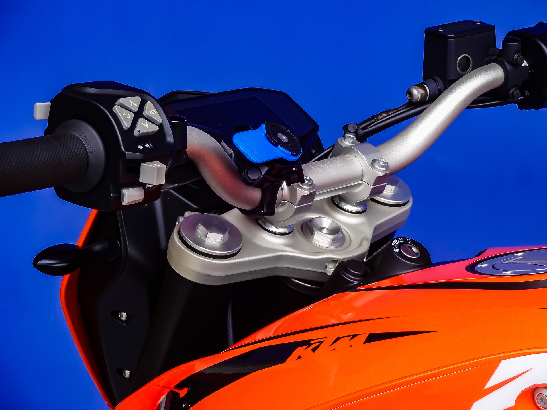 KTM 690 Duke ABS-image-9