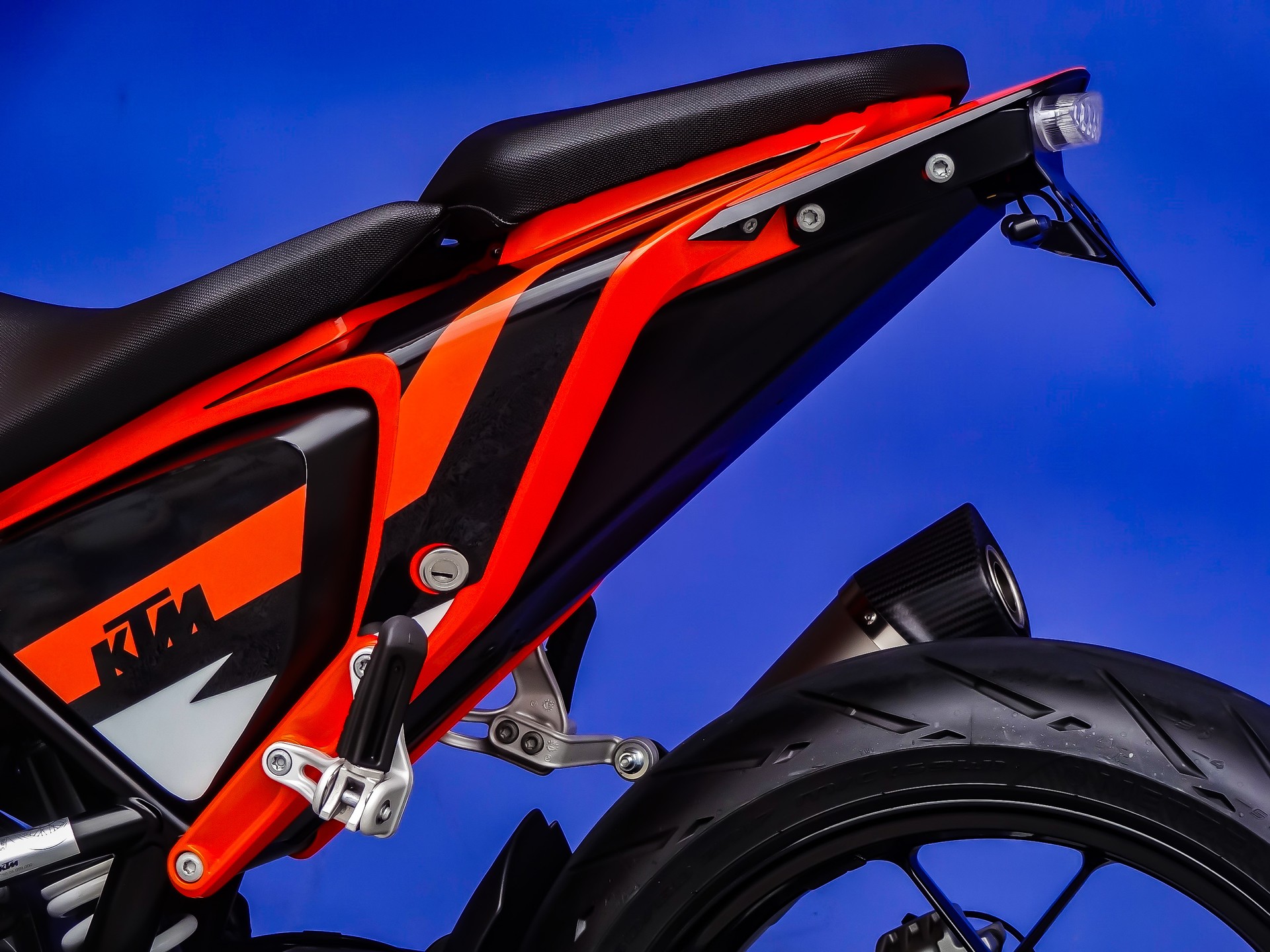 KTM 690 Duke ABS-image-6
