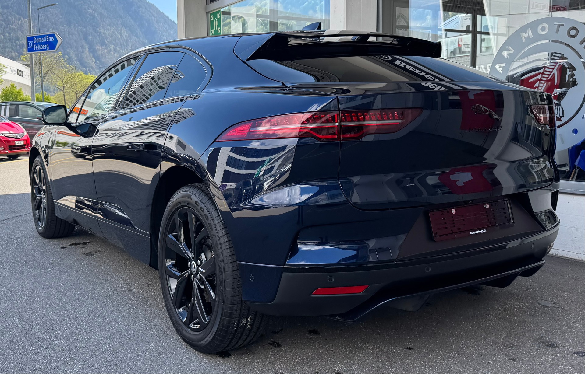 JAGUAR I-Pace EV400 90kW/h R-Dynamic SE-image-3