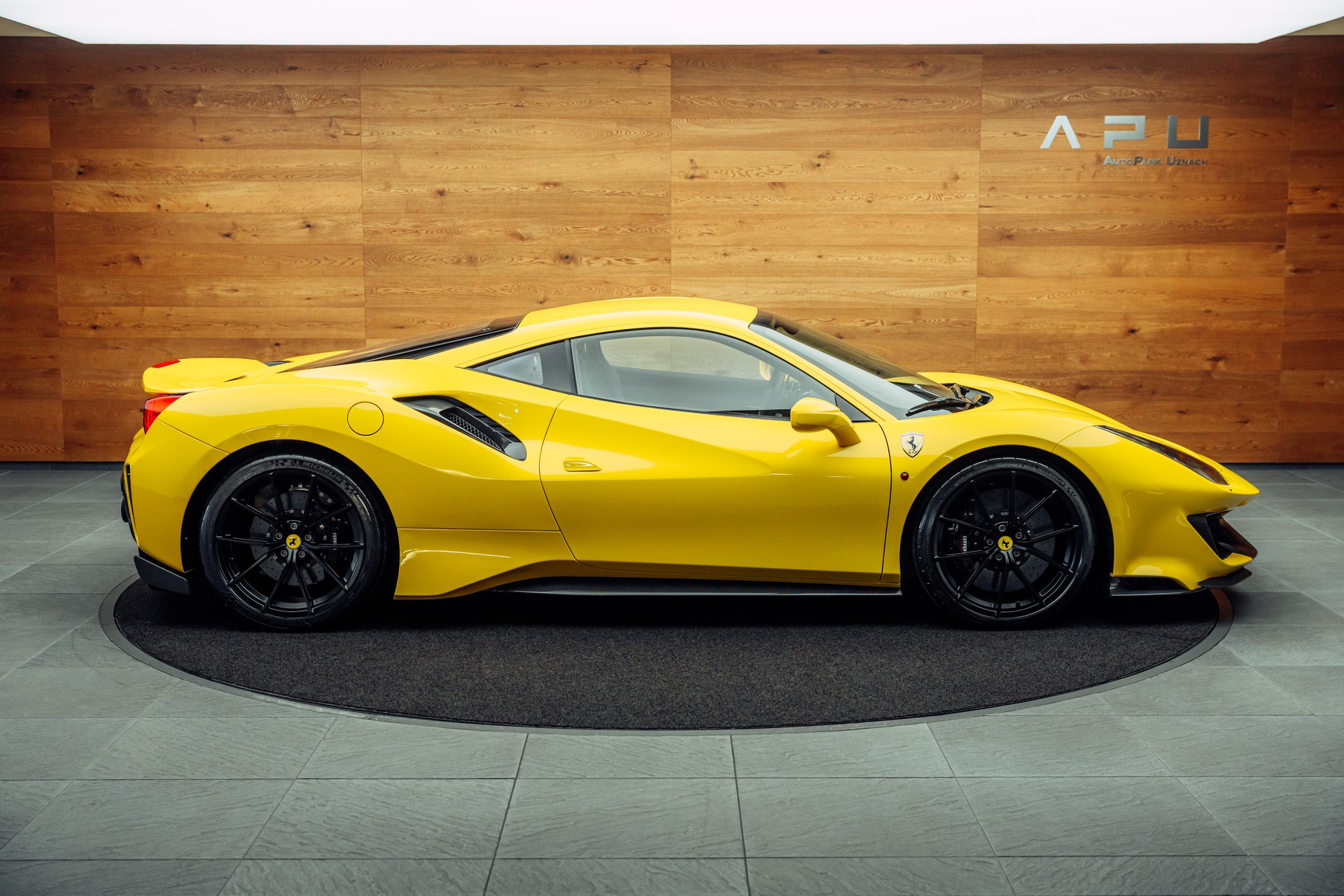 FERRARI 488 Pista 3.9 V8 Giallo Modena-image-8
