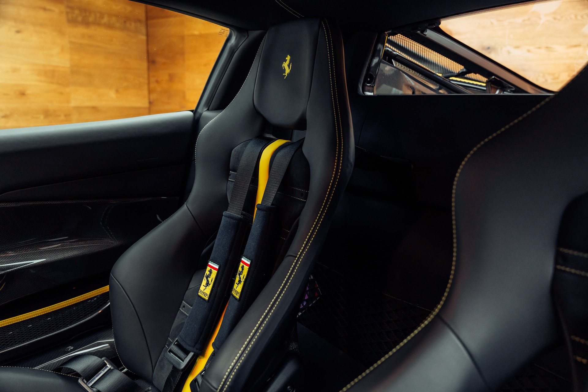 FERRARI 488 Pista 3.9 V8 Giallo Modena-image-7