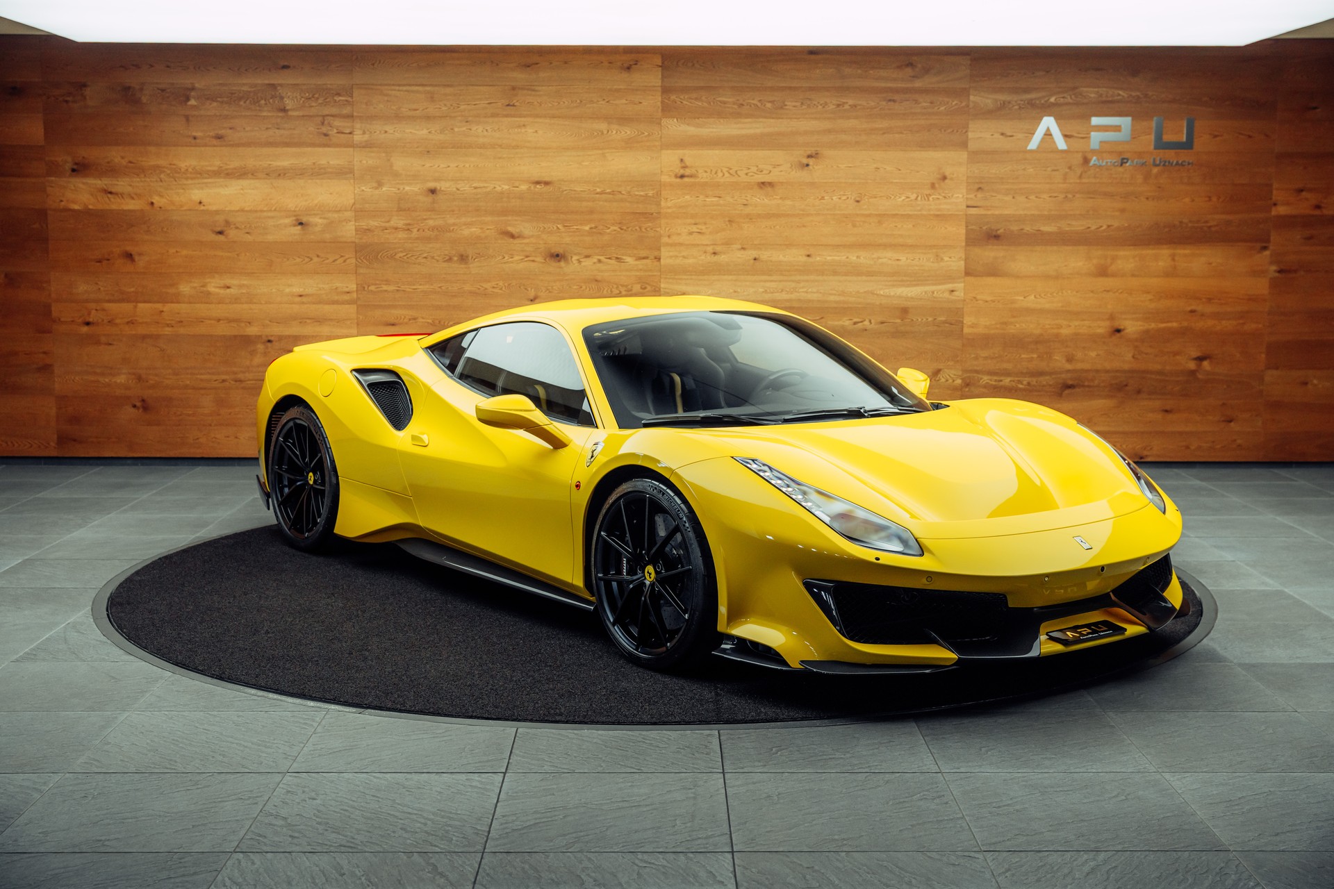 FERRARI 488 Pista 3.9 V8 Giallo Modena-image-0