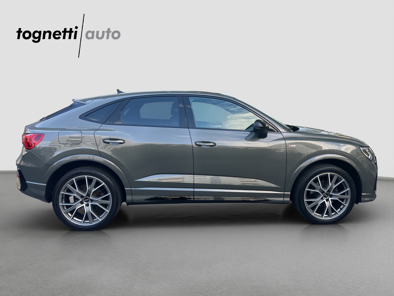 AUDI Q3 Sportback 35 TFSI S line Attraction S-tronic-image-2
