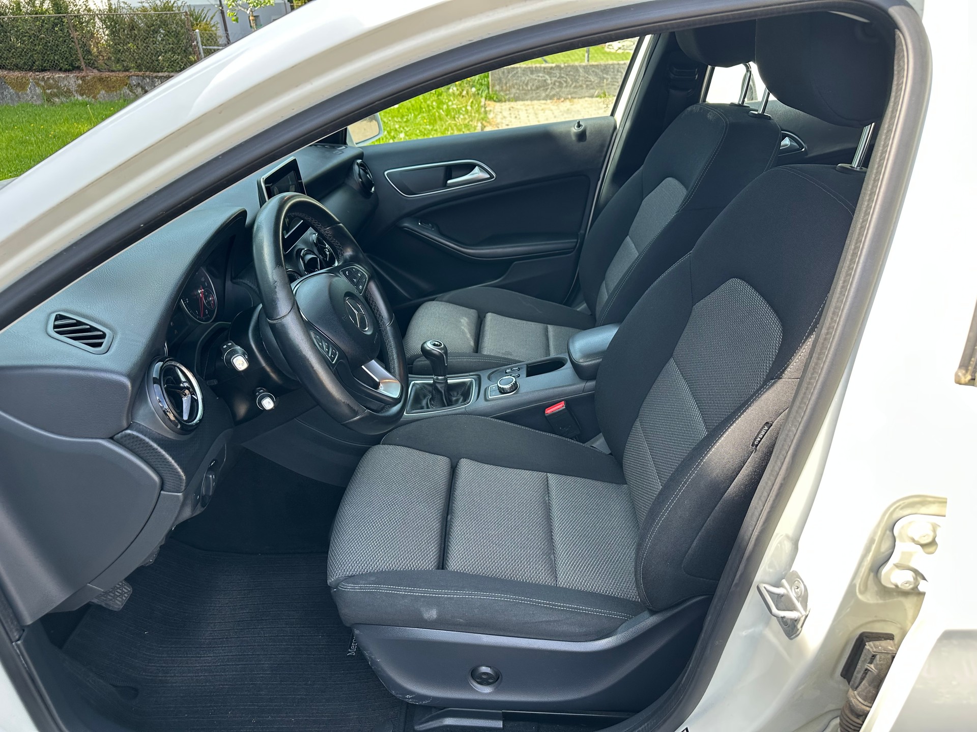 MERCEDES-BENZ A 180 CDI Urban-image-13
