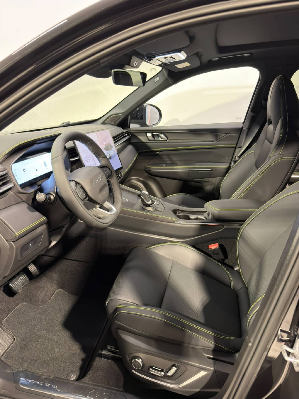 LYNK & CO 01 1.5 PHEV More-image-4