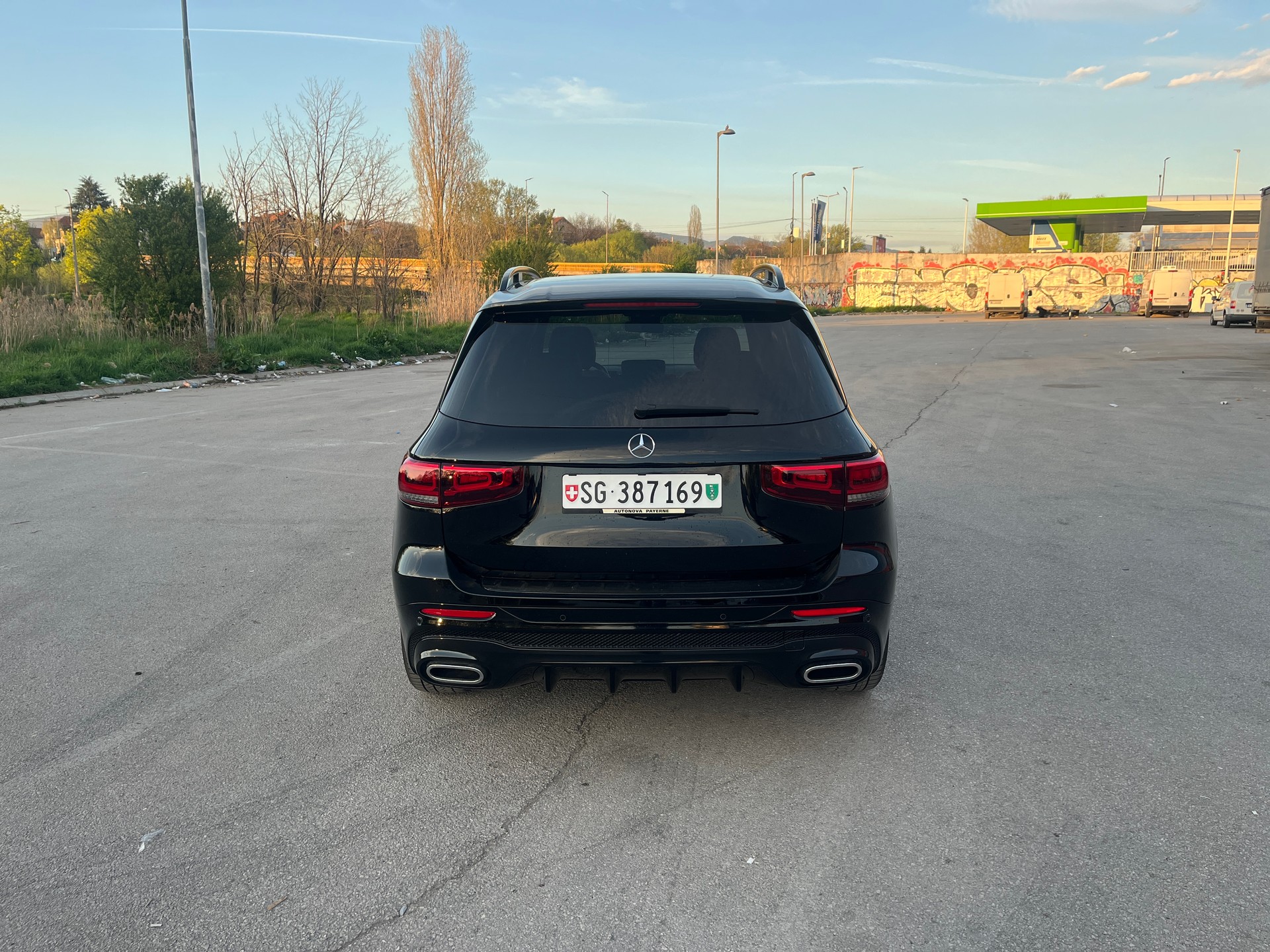 MERCEDES-BENZ GLB 250 AMG Line 4matic-image-1