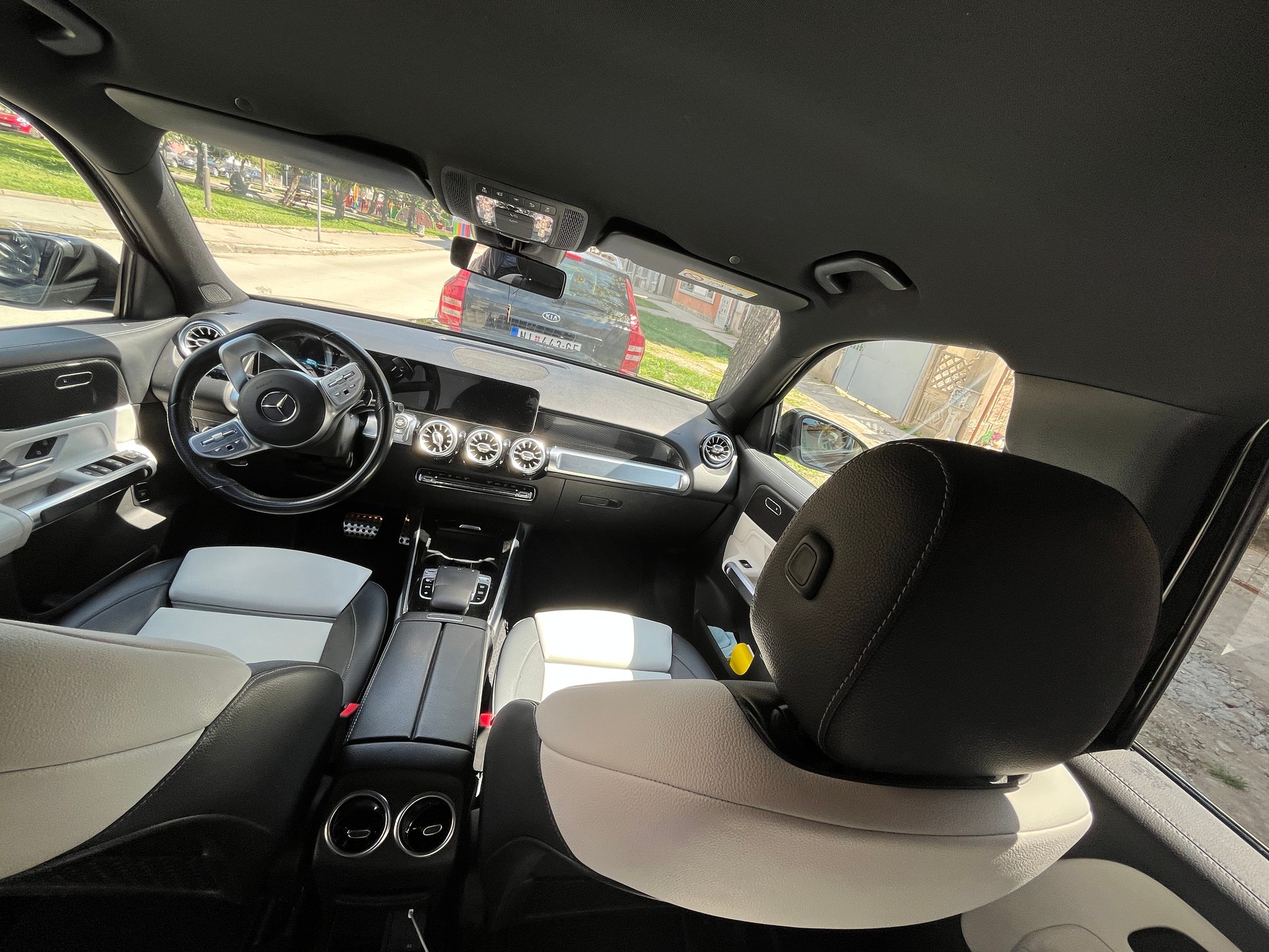 MERCEDES-BENZ GLB 250 AMG Line 4matic-image-11
