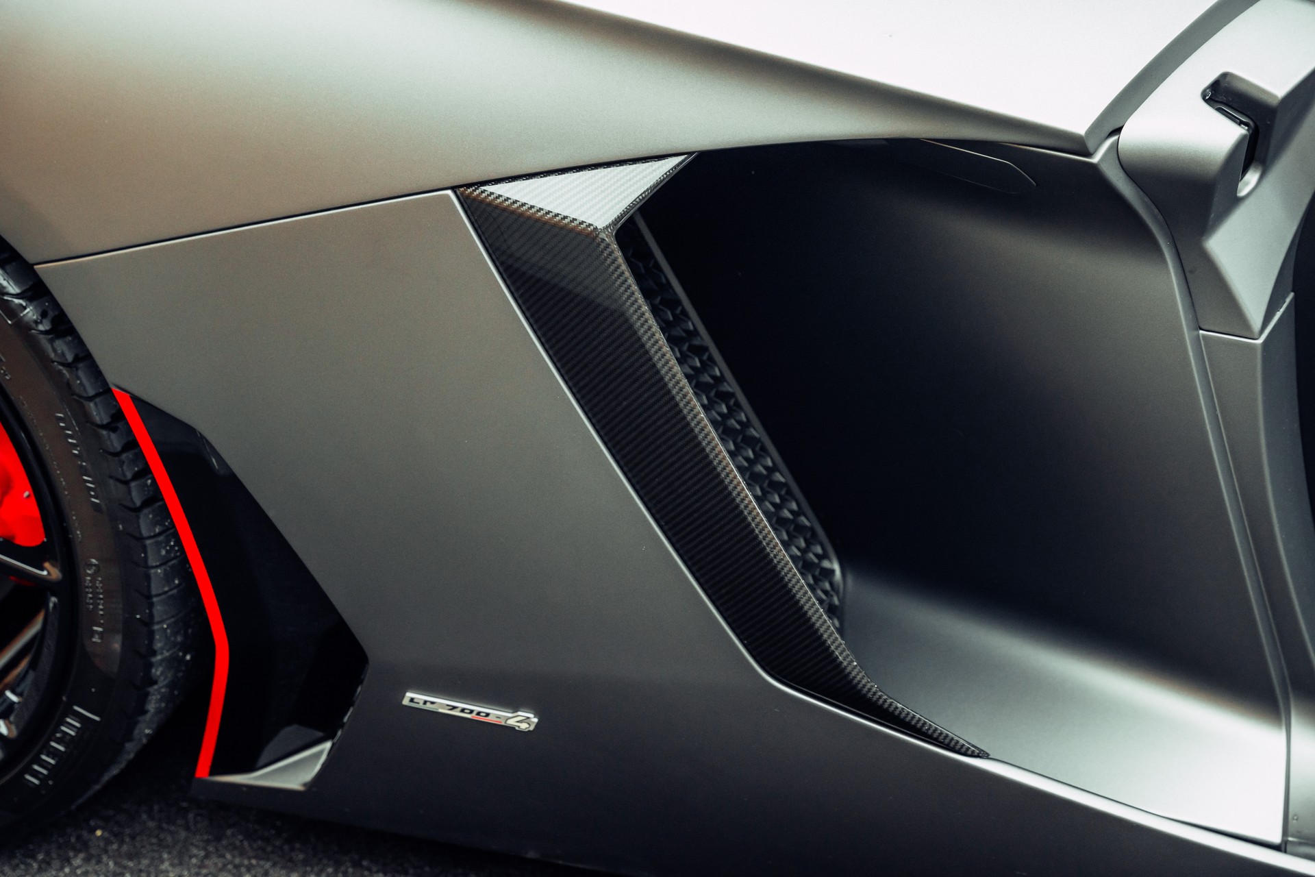 LAMBORGHINI Aventador LP700-4 Roadster E-Gear Pirelli Edition Grigio Titans-image-18