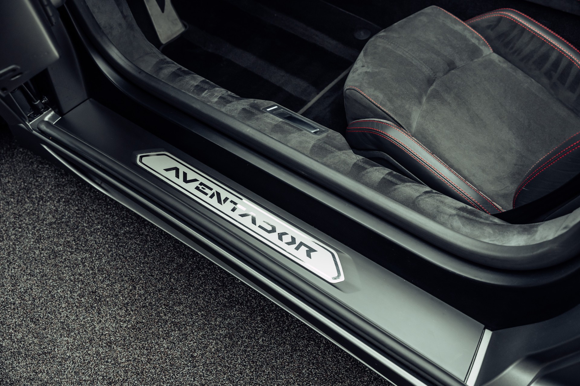 LAMBORGHINI Aventador LP700-4 Roadster E-Gear Pirelli Edition Grigio Titans-image-13