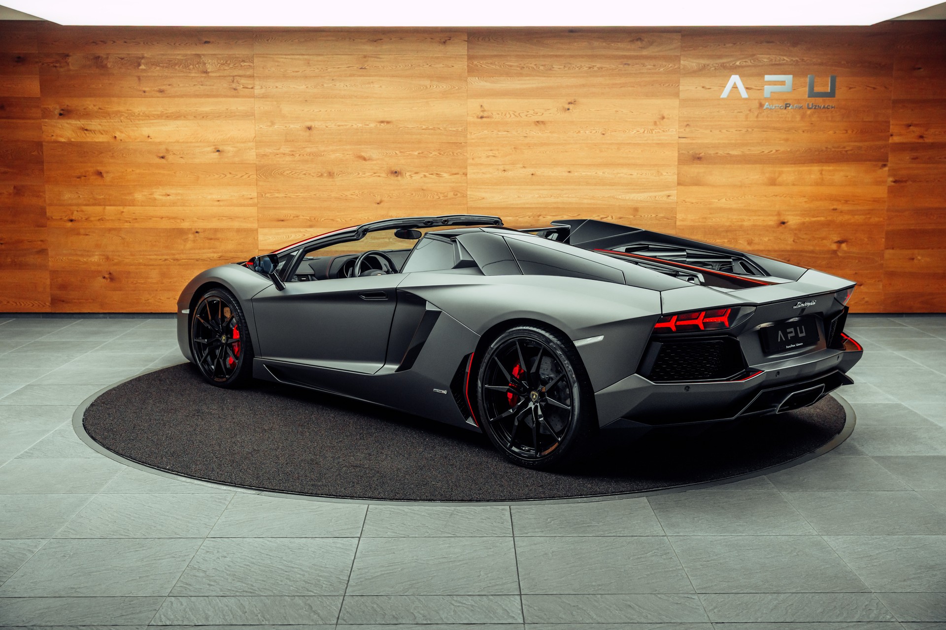 LAMBORGHINI Aventador LP700-4 Roadster E-Gear Pirelli Edition Grigio Titans-image-2