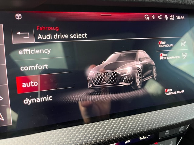 AUDI RS3 Sportback 2.5 TSI quattro S-tronic-image-19