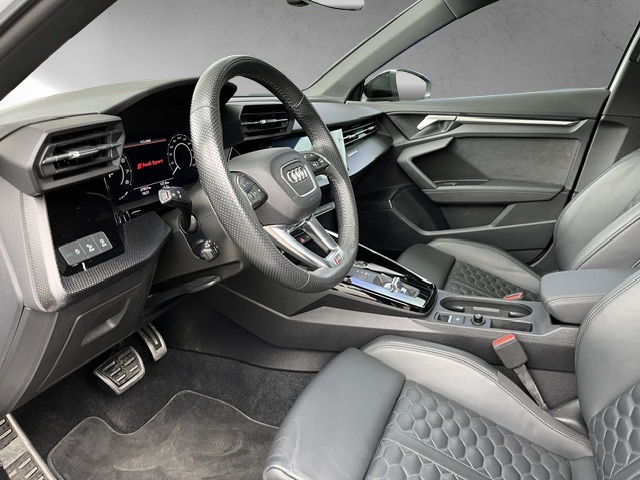 AUDI RS3 Sportback 2.5 TSI quattro S-tronic-image-4