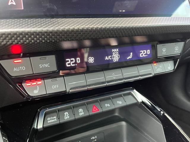 AUDI RS3 Sportback 2.5 TSI quattro S-tronic-image-22