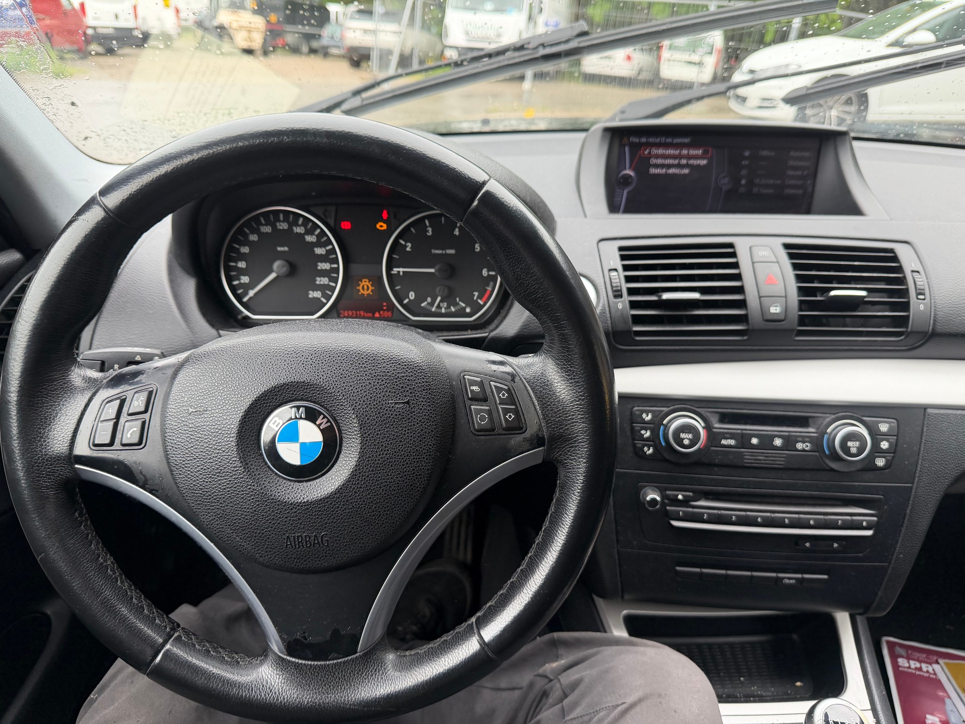 BMW 118i-image-6