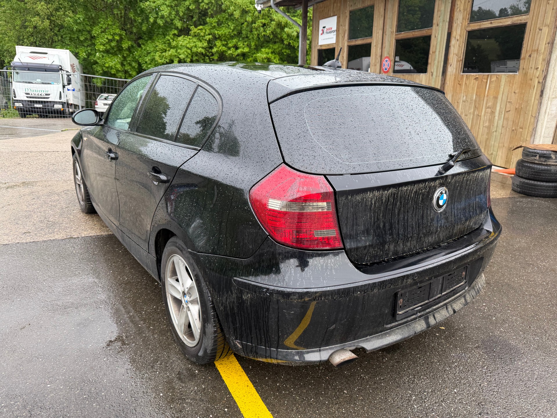 BMW 118i-image-4