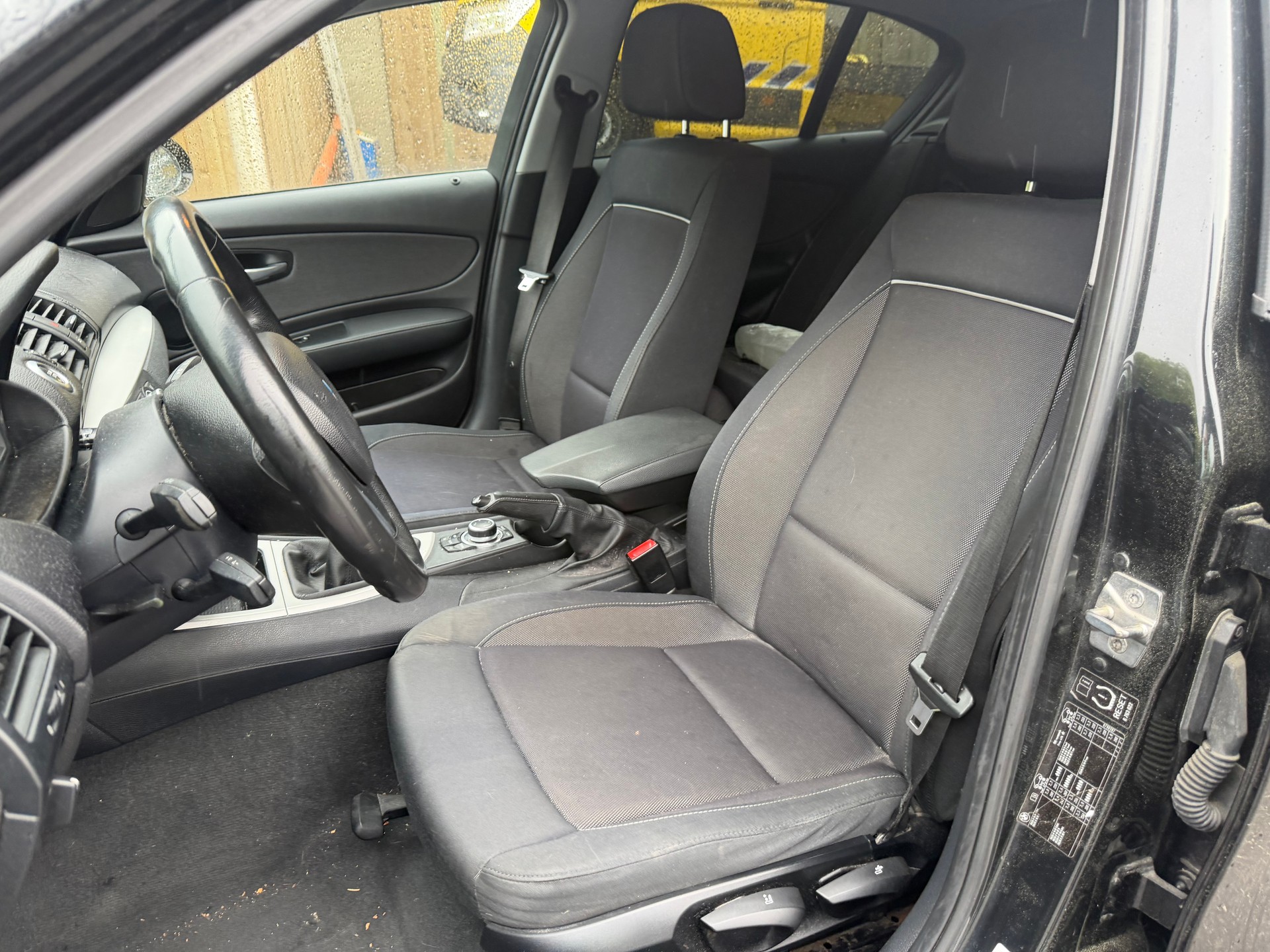 BMW 118i-image-5
