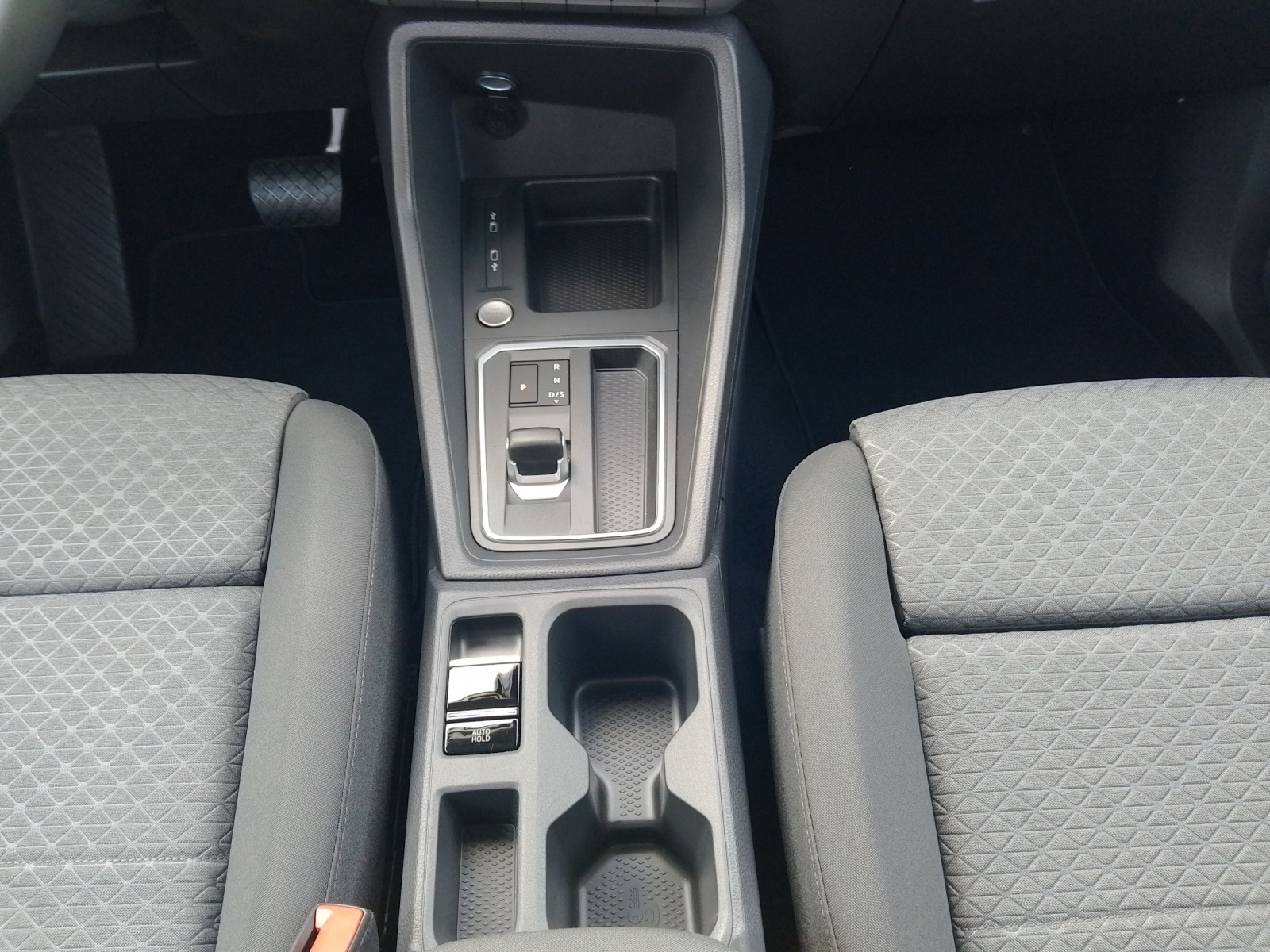 FORD Tourneo Grand Connect 1.5 EcoBoost 150 Titanium PHEV-image-11