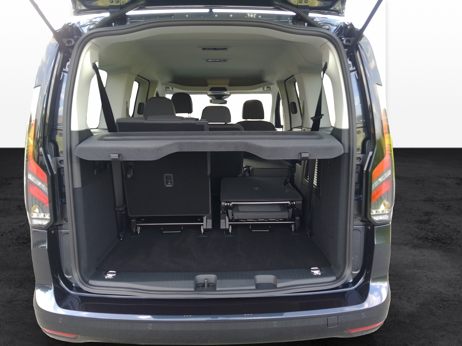 FORD Tourneo Grand Connect 1.5 EcoBoost 150 Titanium PHEV-image-14