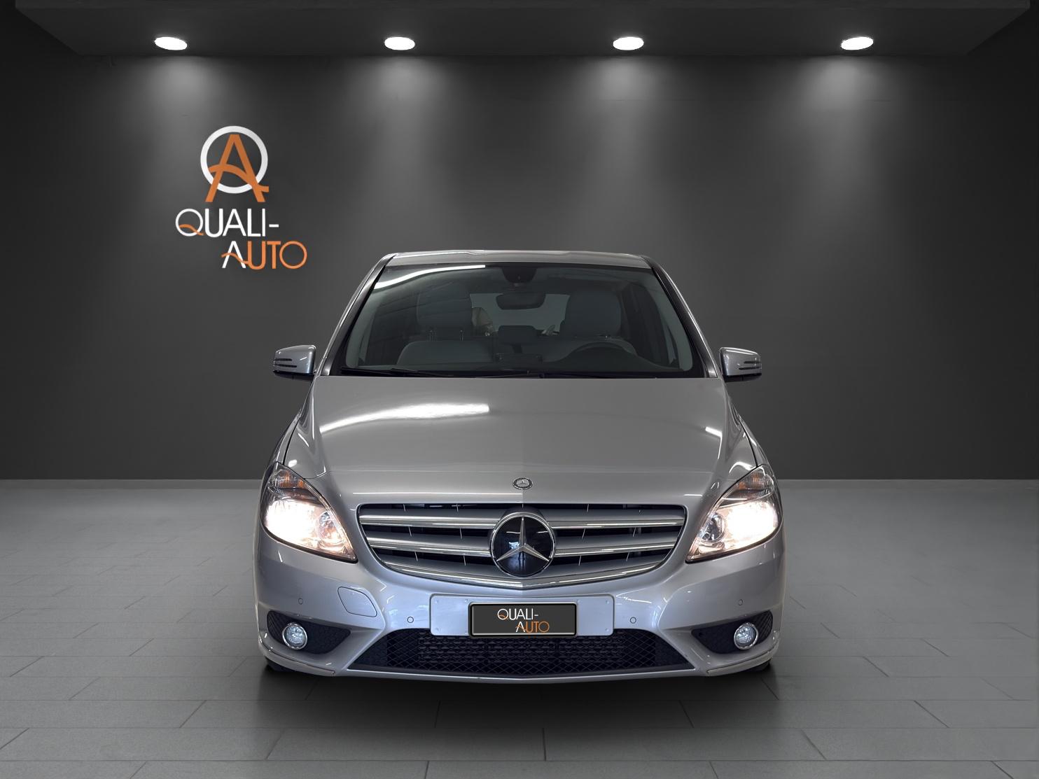 MERCEDES-BENZ B 180 7G-DCT-showroom-element-1