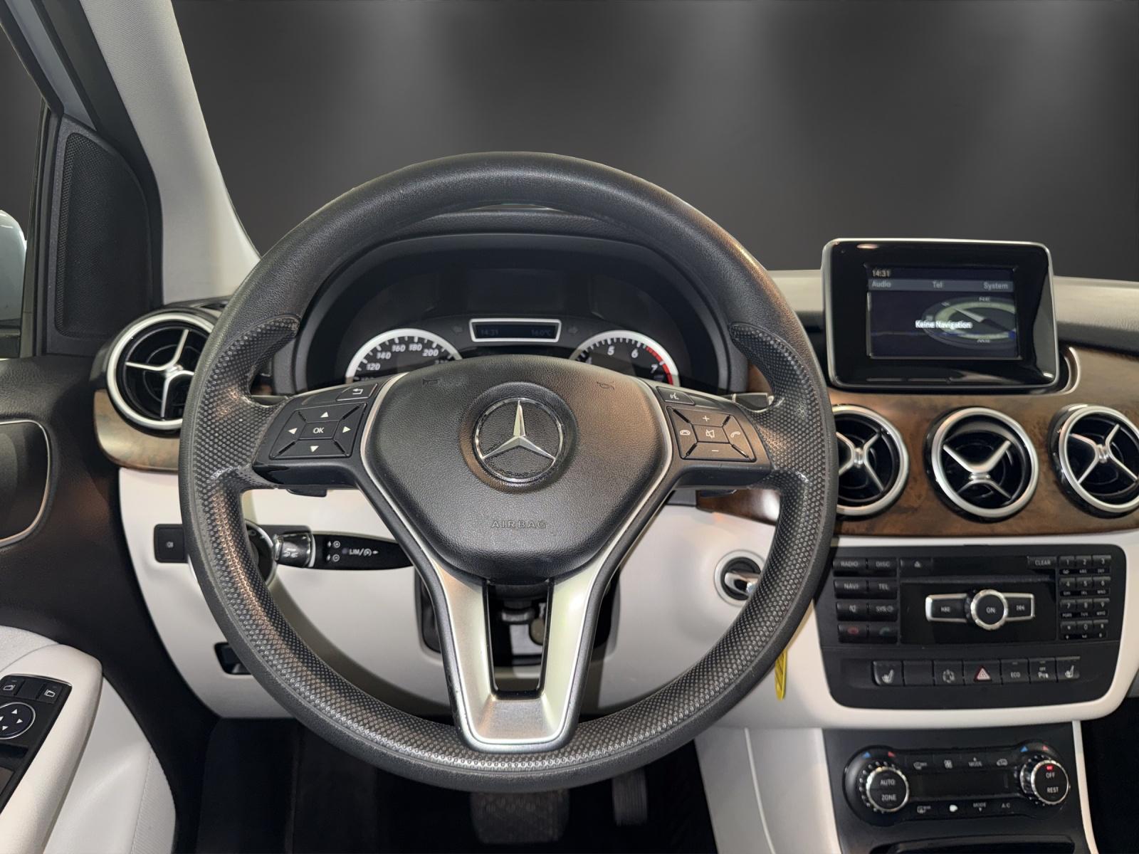 MERCEDES-BENZ B 180 7G-DCT-image-11