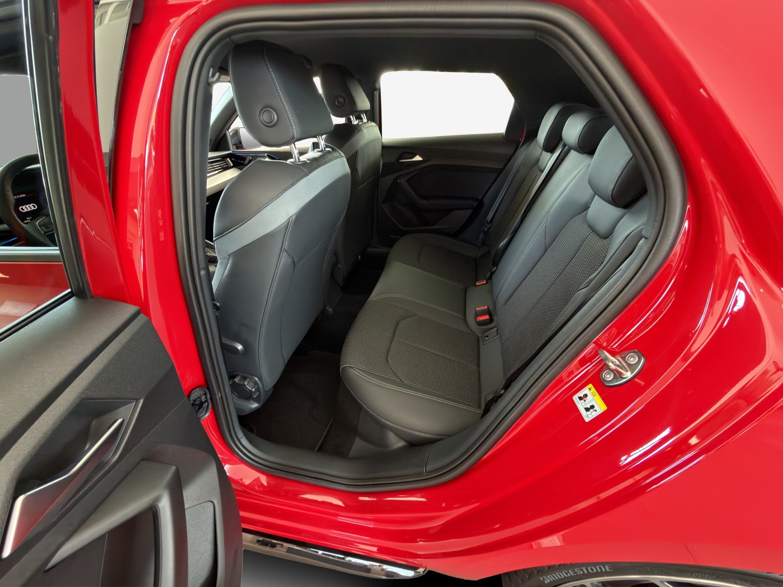 AUDI A1 Sportback 30 TFSI S-tronic-image-11