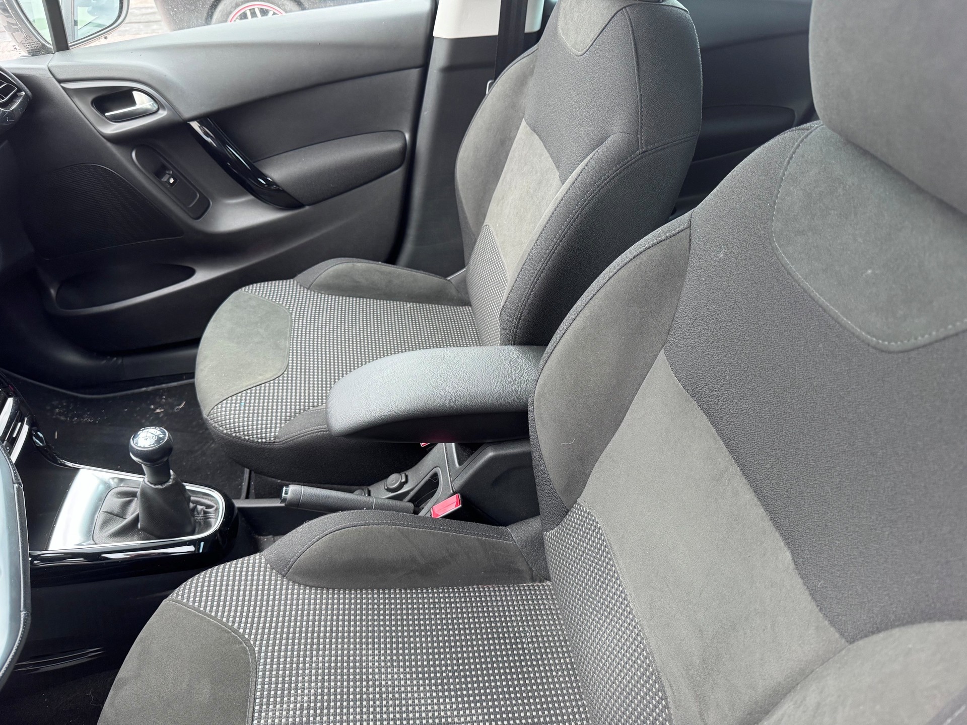 CITROEN C3 1.2i Exclusive-image-6