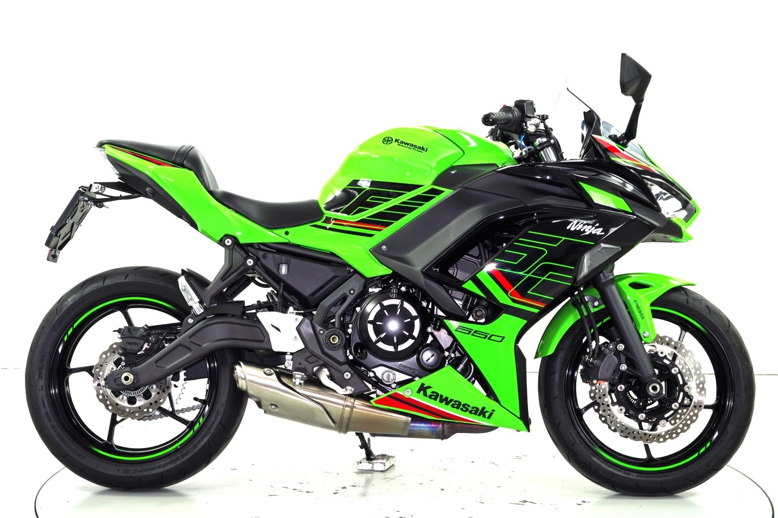 KAWASAKI NINJA 650-showroom-element-3