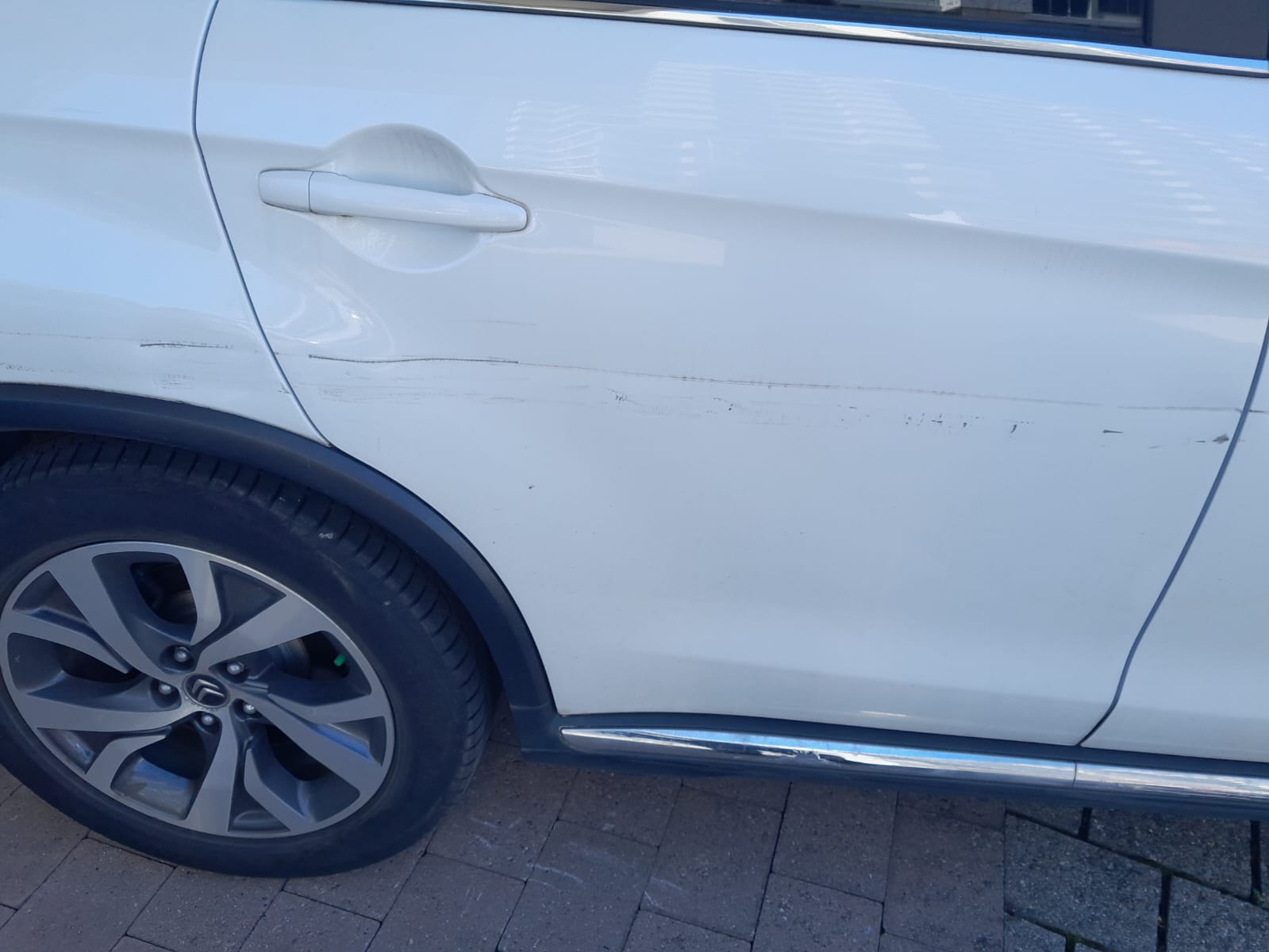 CITROEN C4 Aircross 1.6 HDi Collection 4WD-image-5