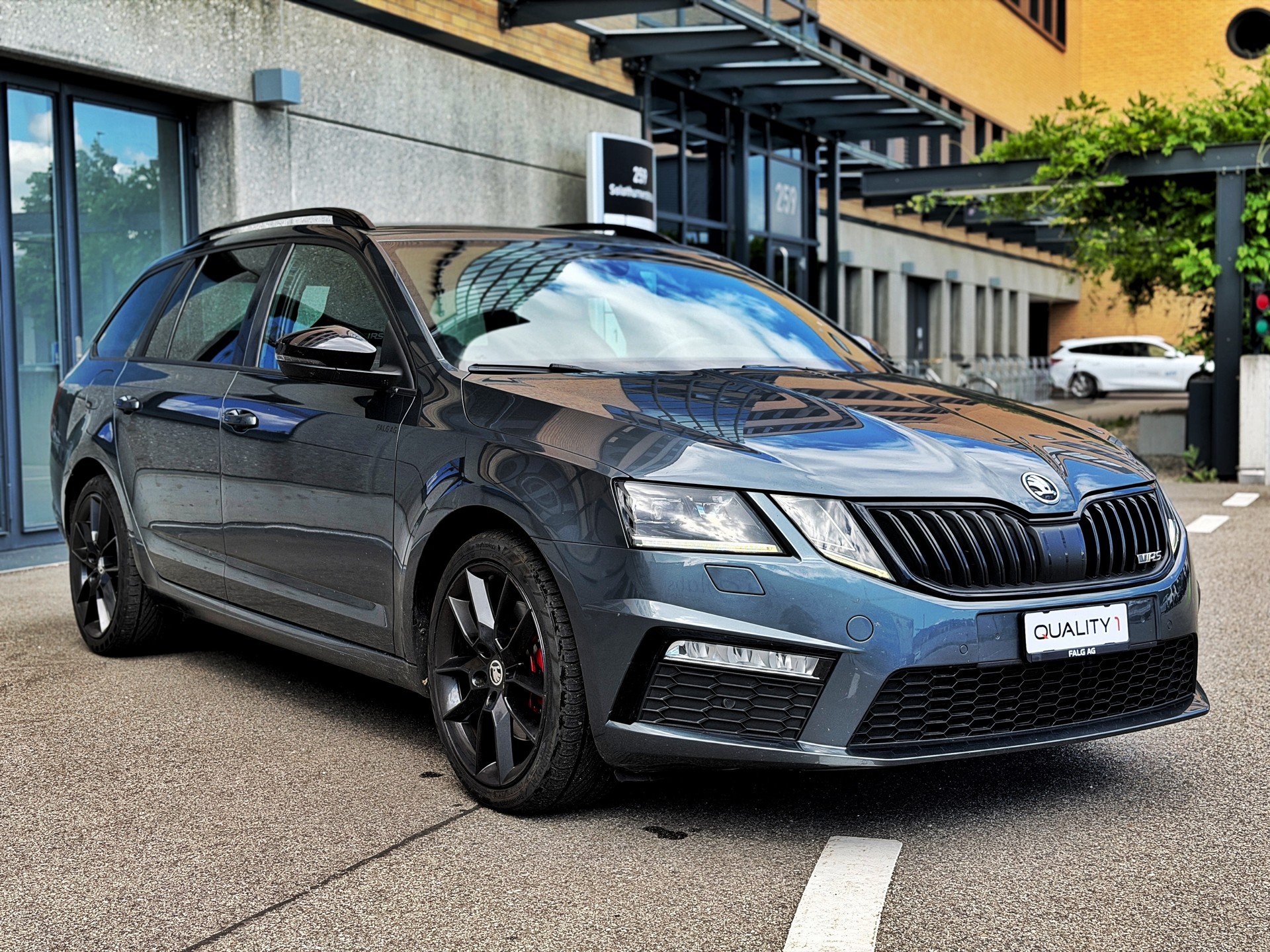 SKODA Octavia Combi 2.0 TDI RS 4x4 DSG-showroom-element-3