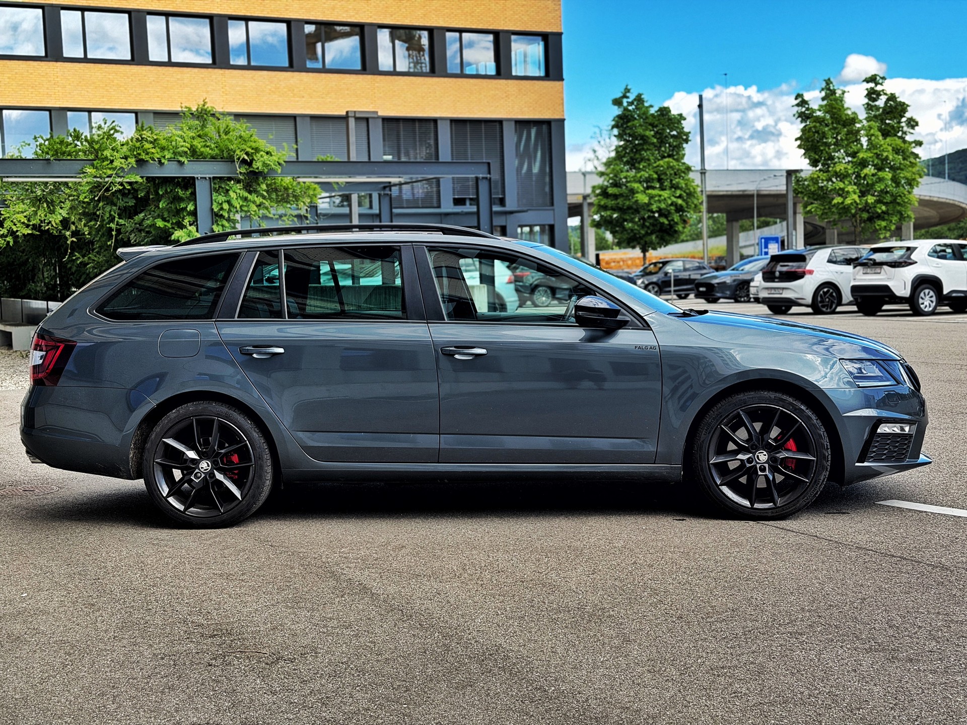 SKODA Octavia Combi 2.0 TDI RS 4x4 DSG-image-4