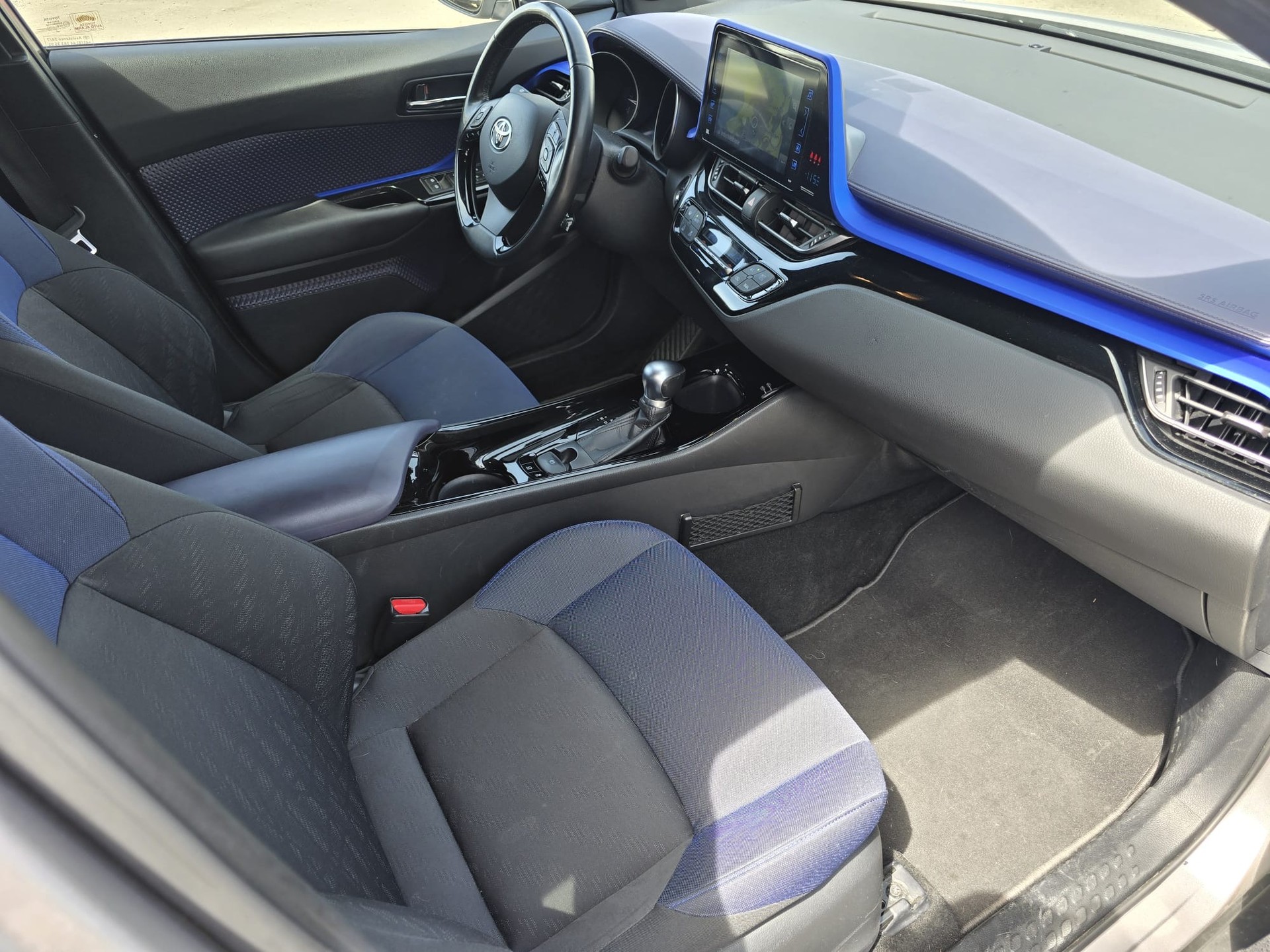 TOYOTA C-HR 1.2 Turbo Premium 4WD Multidrive S-image-9