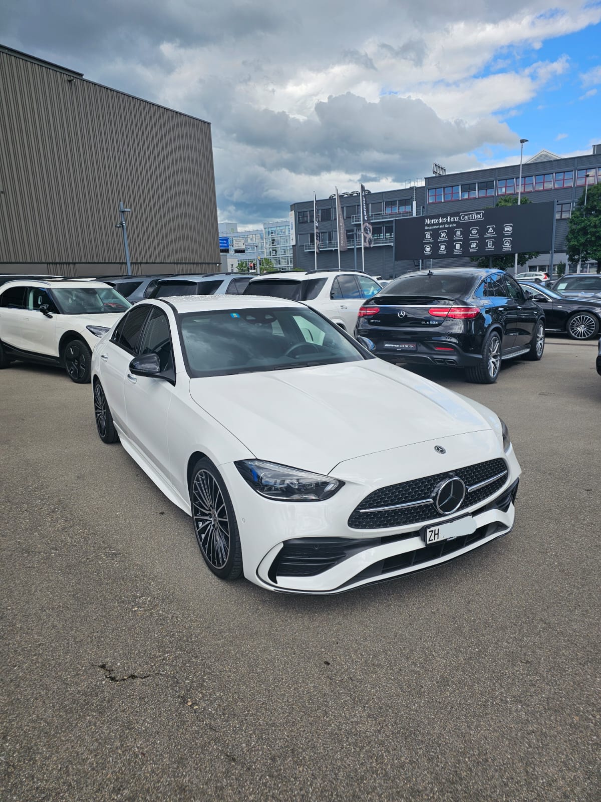 MERCEDES-BENZ C 300 AMG Line 4matic-image-2