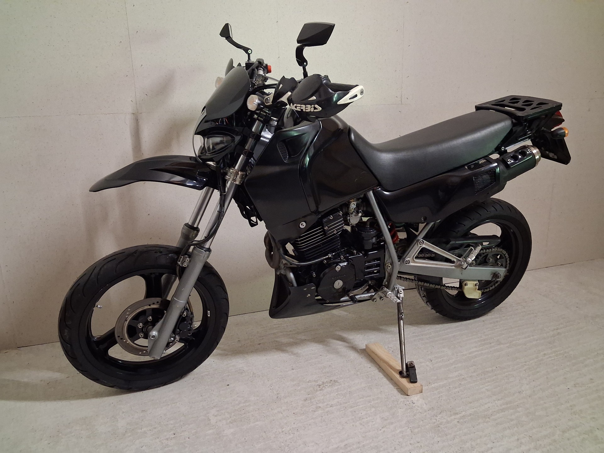 HONDA XL 600 R-image-1