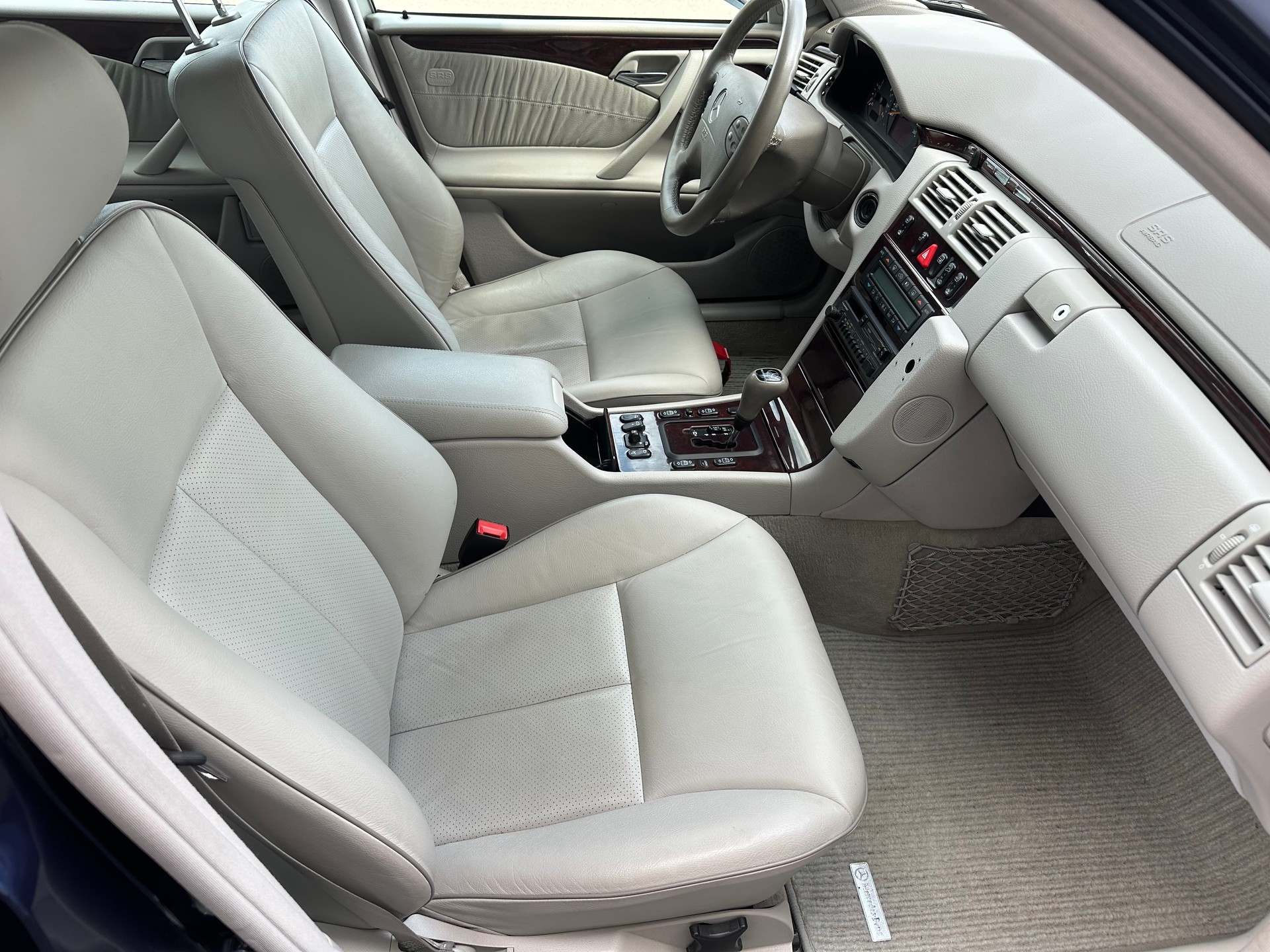 MERCEDES-BENZ E 320 Elégance Automatic / Expertisé-image-8