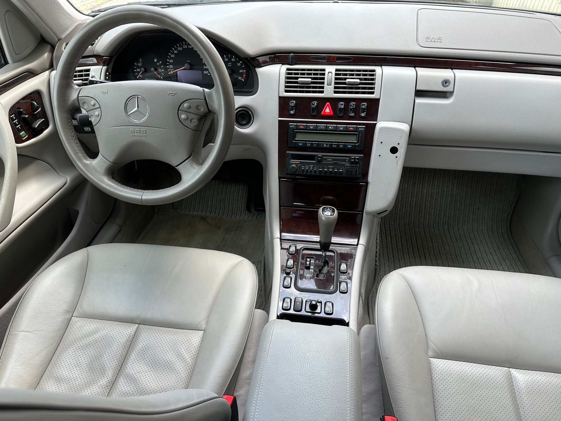 MERCEDES-BENZ E 320 Elégance Automatic / Expertisé-image-7