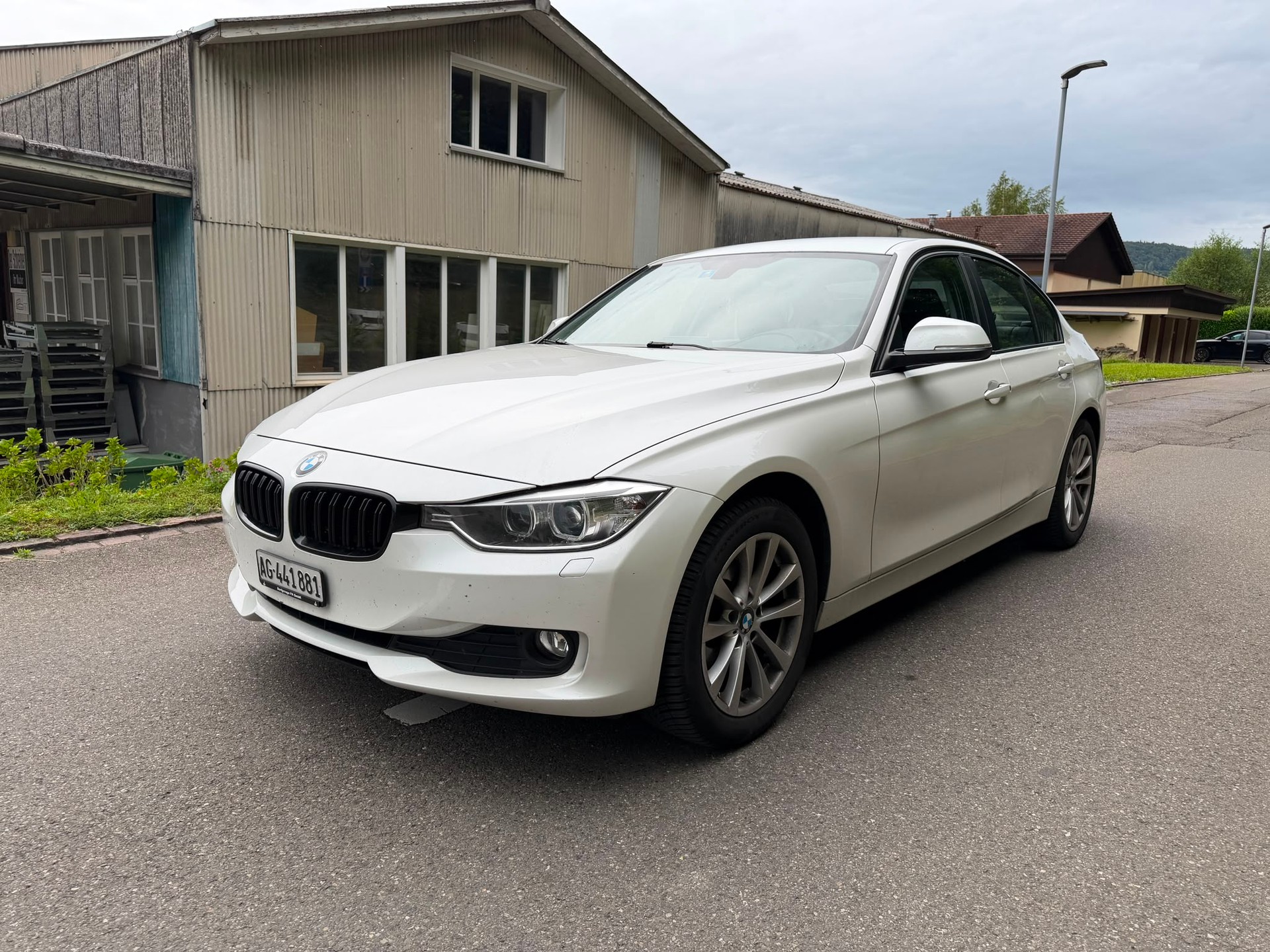 BMW 320d xDrive-image-0