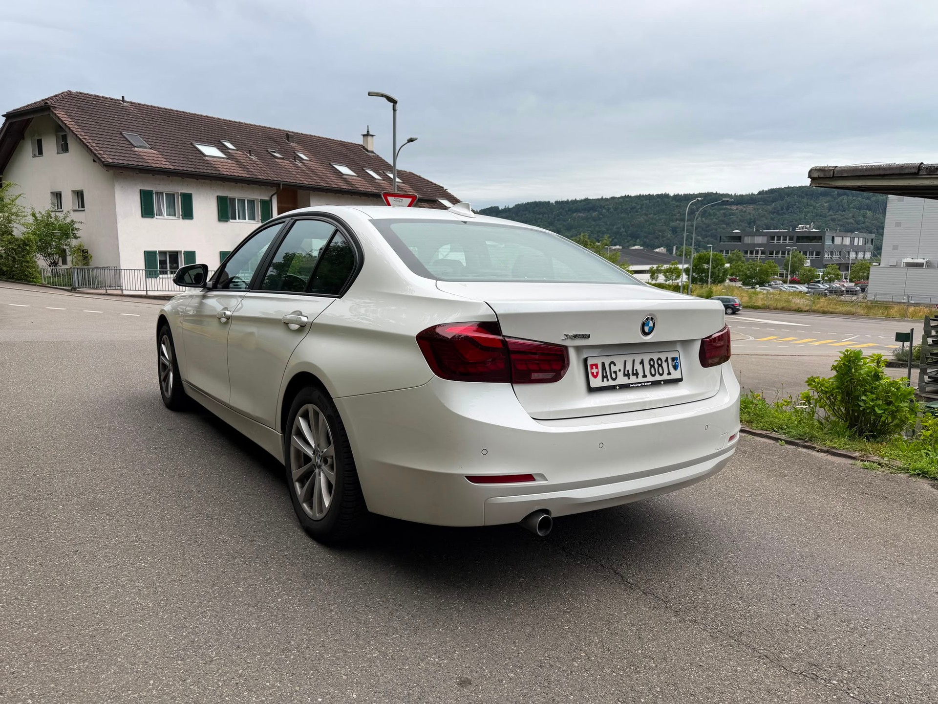 BMW 320d xDrive-image-3