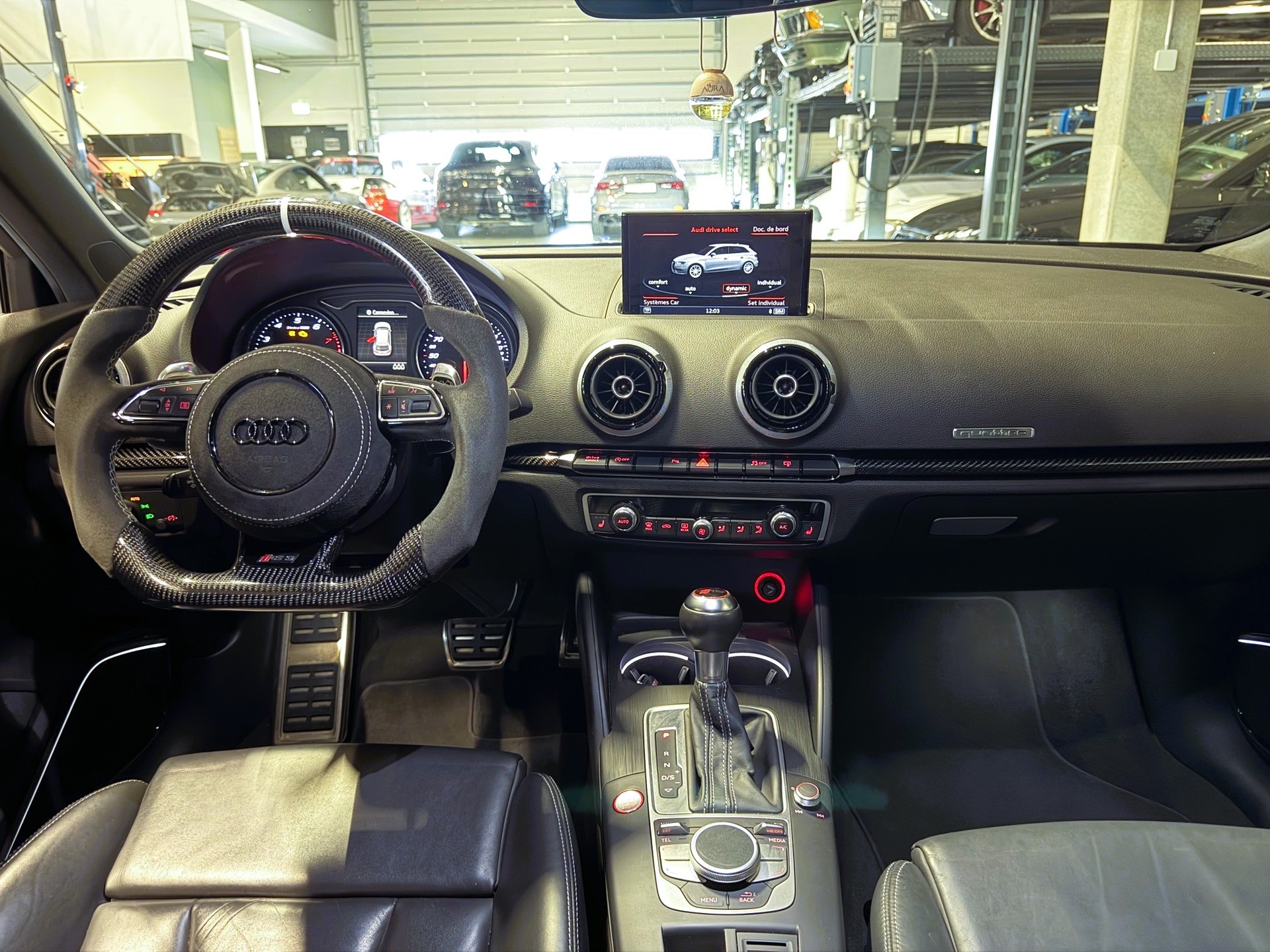 AUDI RS3 2.5 TSI quattro S-tronic-image-8
