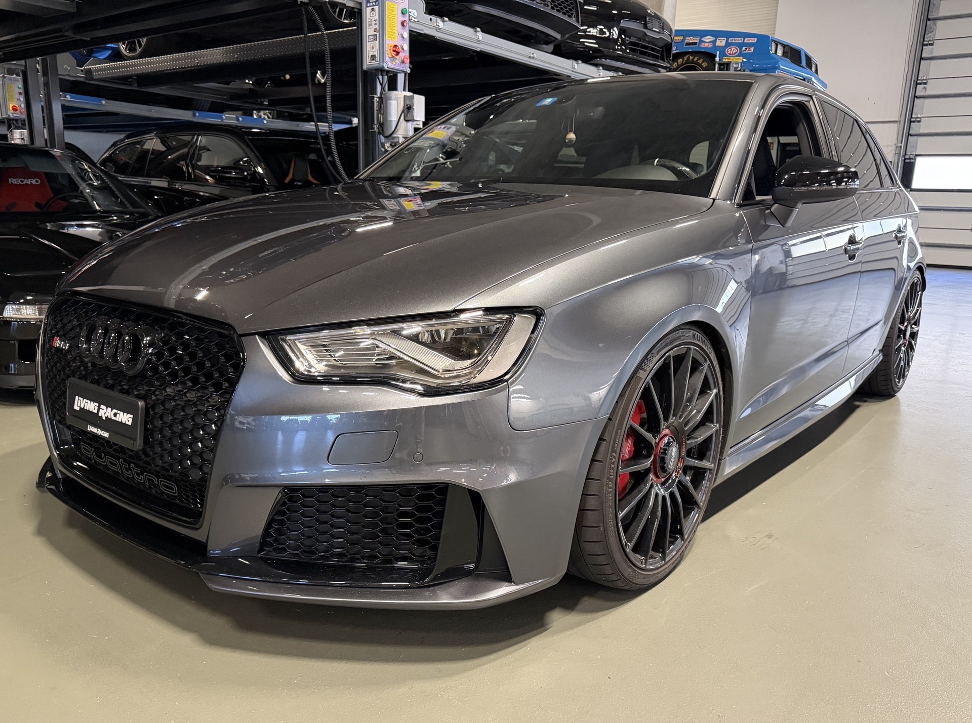 AUDI RS3 2.5 TSI quattro S-tronic-image-1