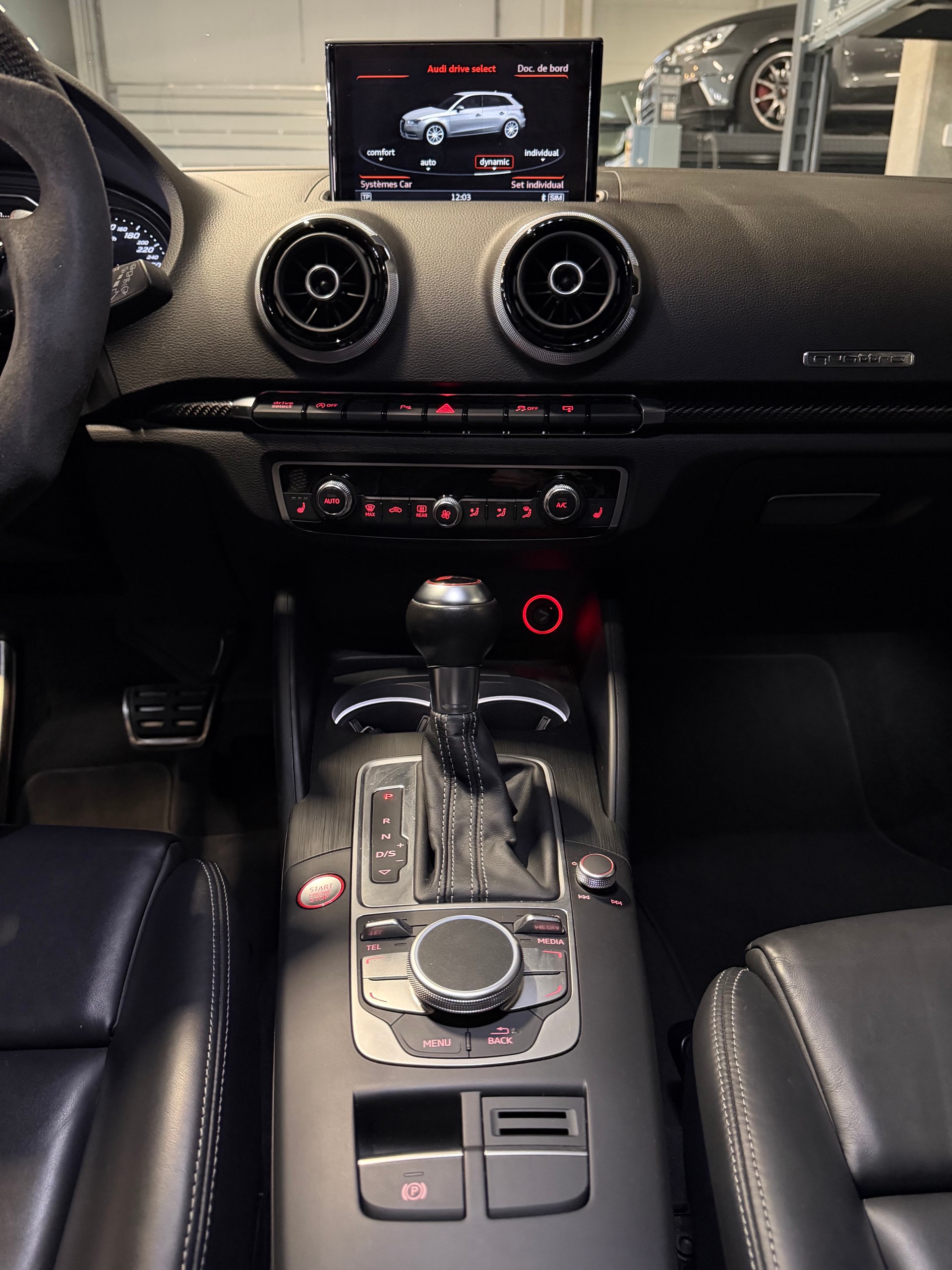 AUDI RS3 2.5 TSI quattro S-tronic-image-9