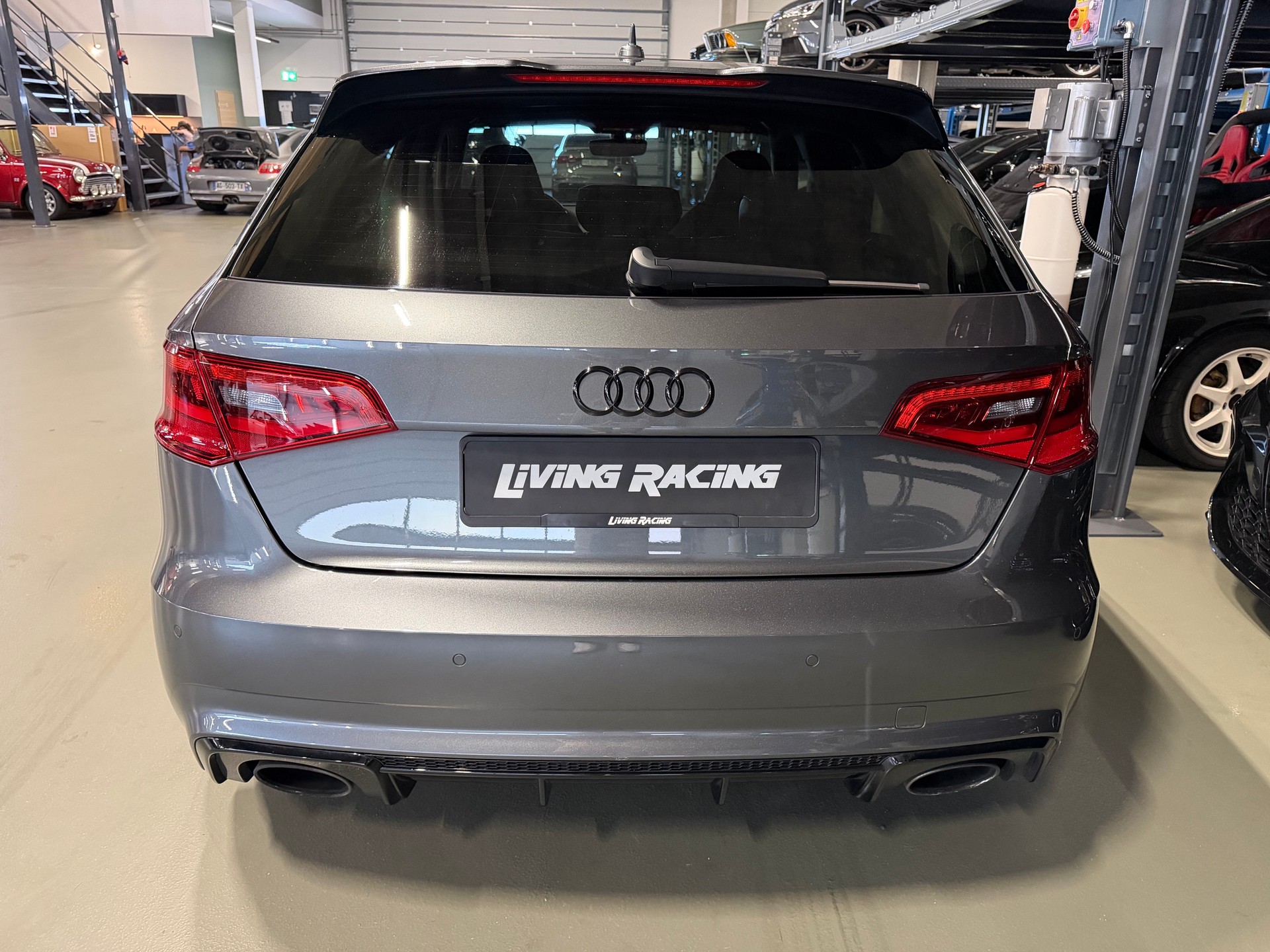 AUDI RS3 2.5 TSI quattro S-tronic-image-3