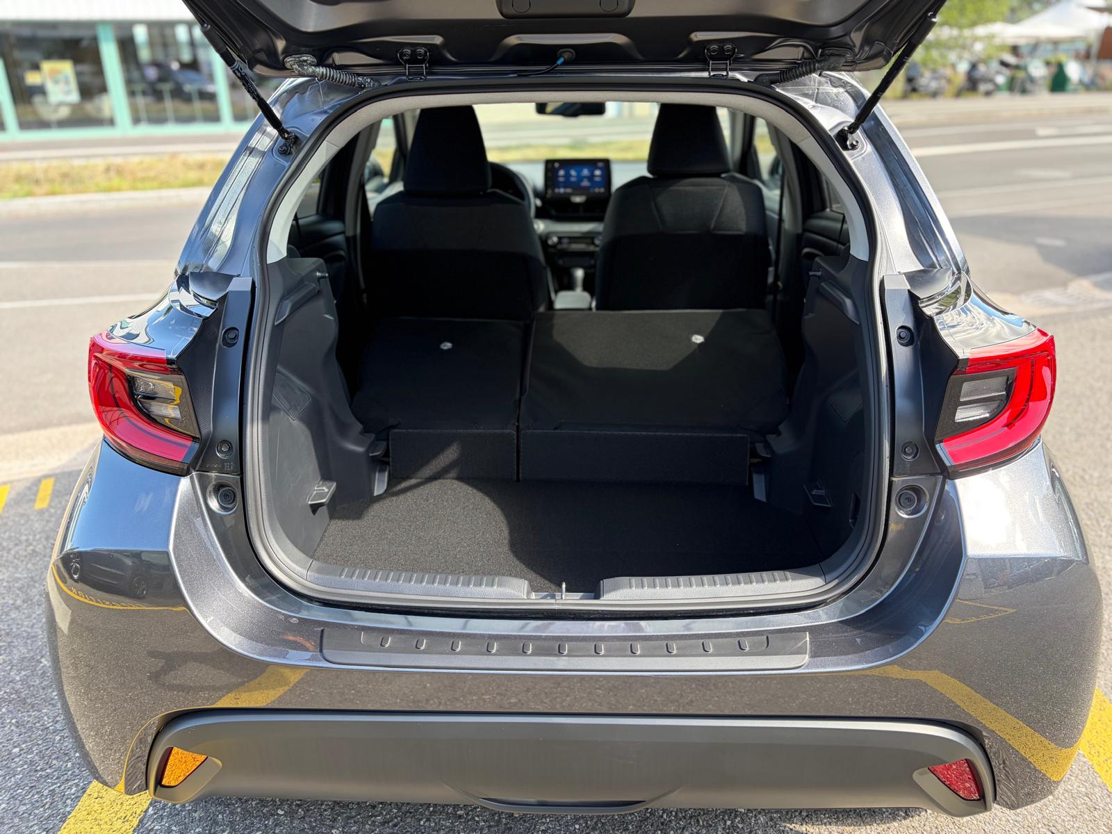 TOYOTA Yaris 1.5 Trend e-CVT-image-12