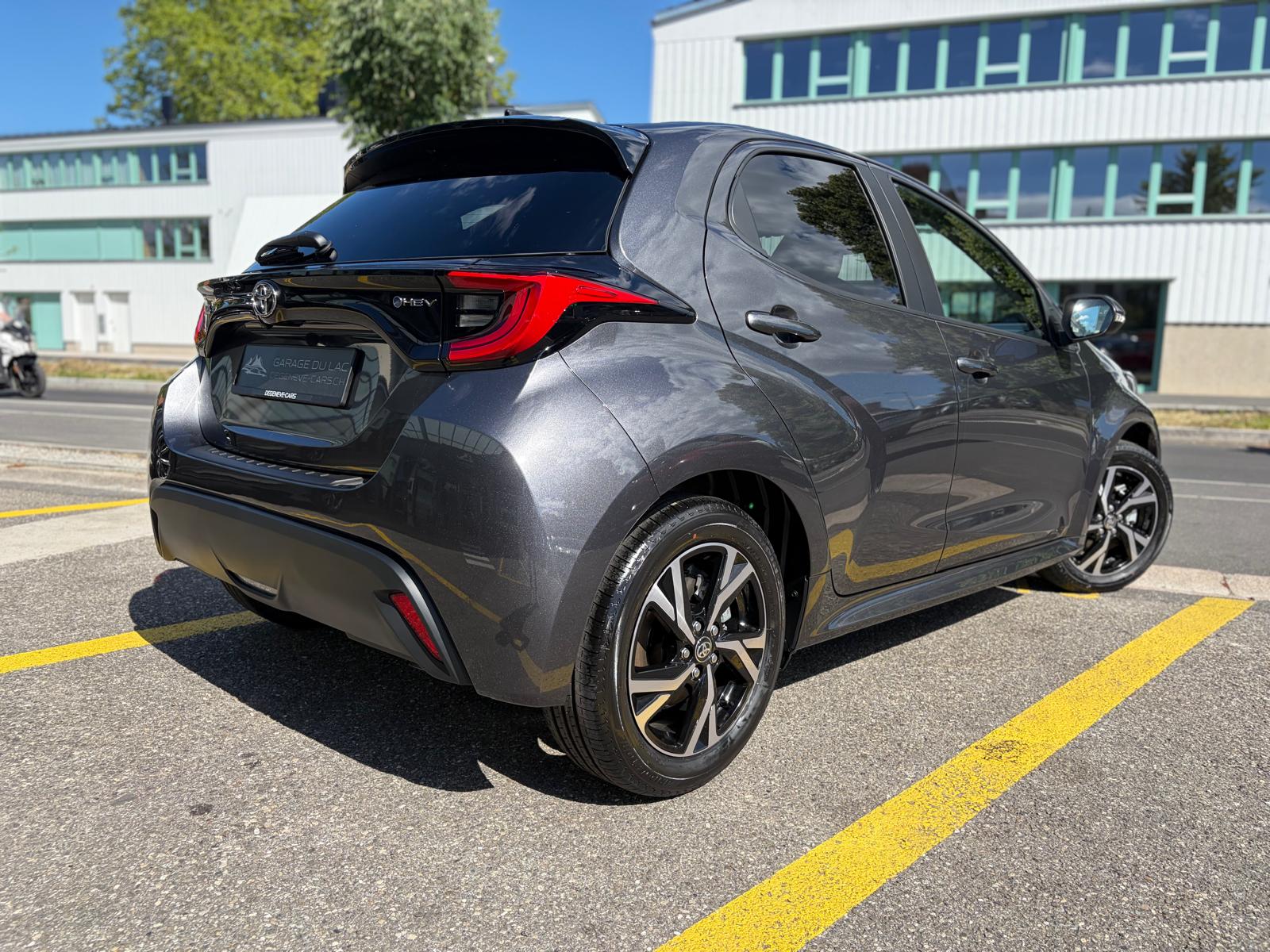 TOYOTA Yaris 1.5 Trend e-CVT-image-3