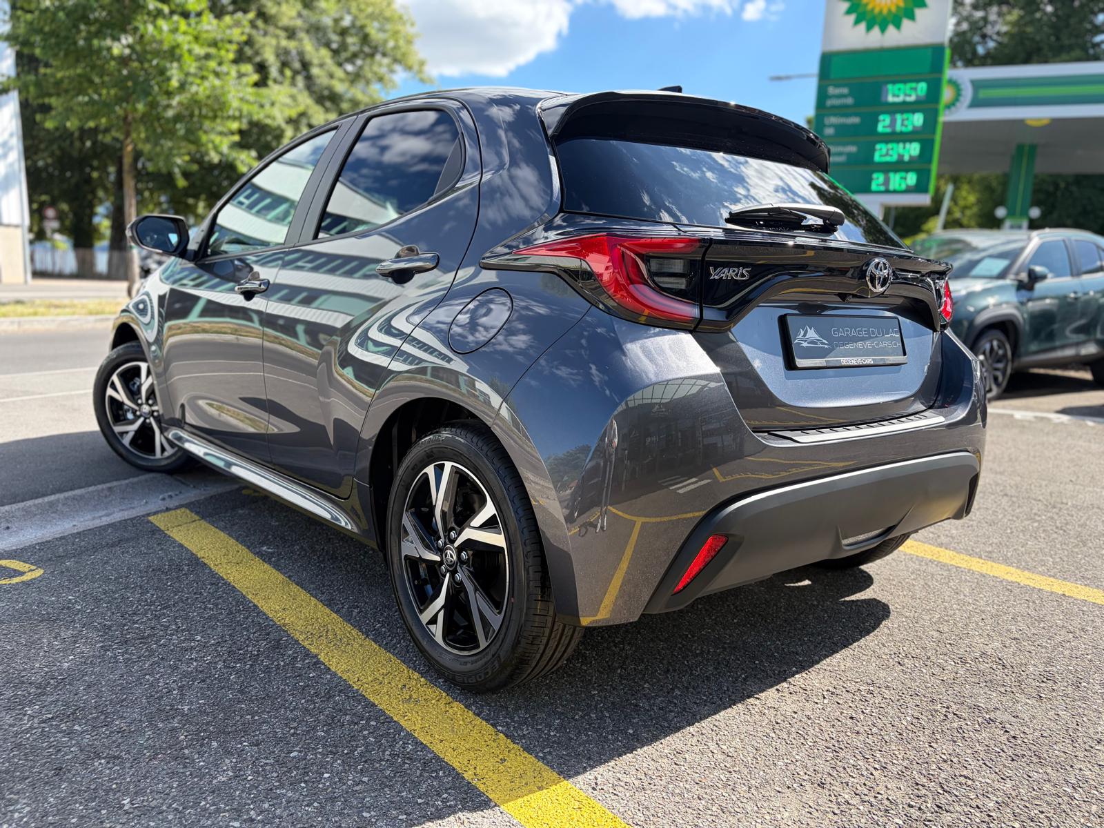 TOYOTA Yaris 1.5 Trend e-CVT-image-2