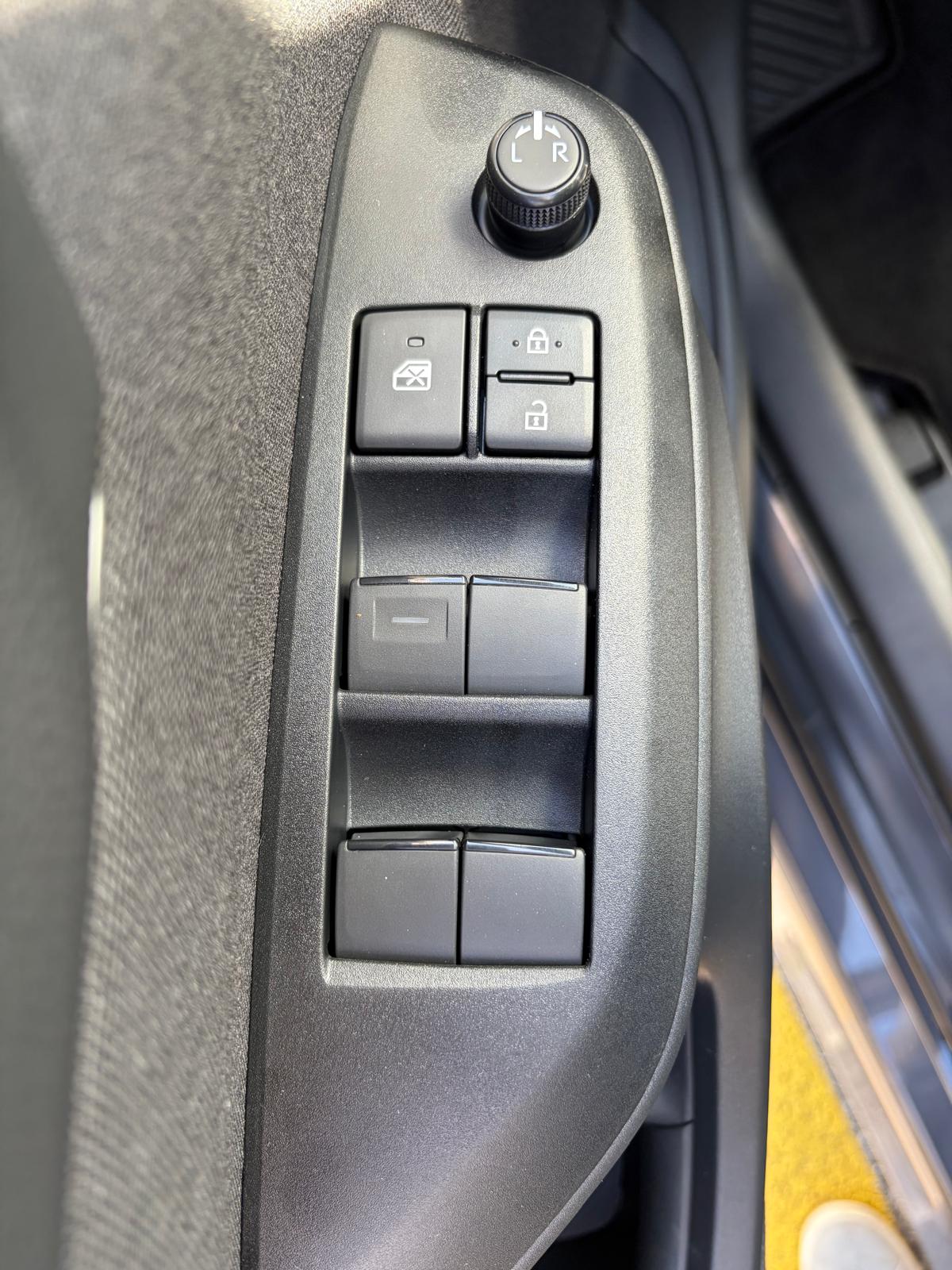 TOYOTA Yaris 1.5 Trend e-CVT-image-16