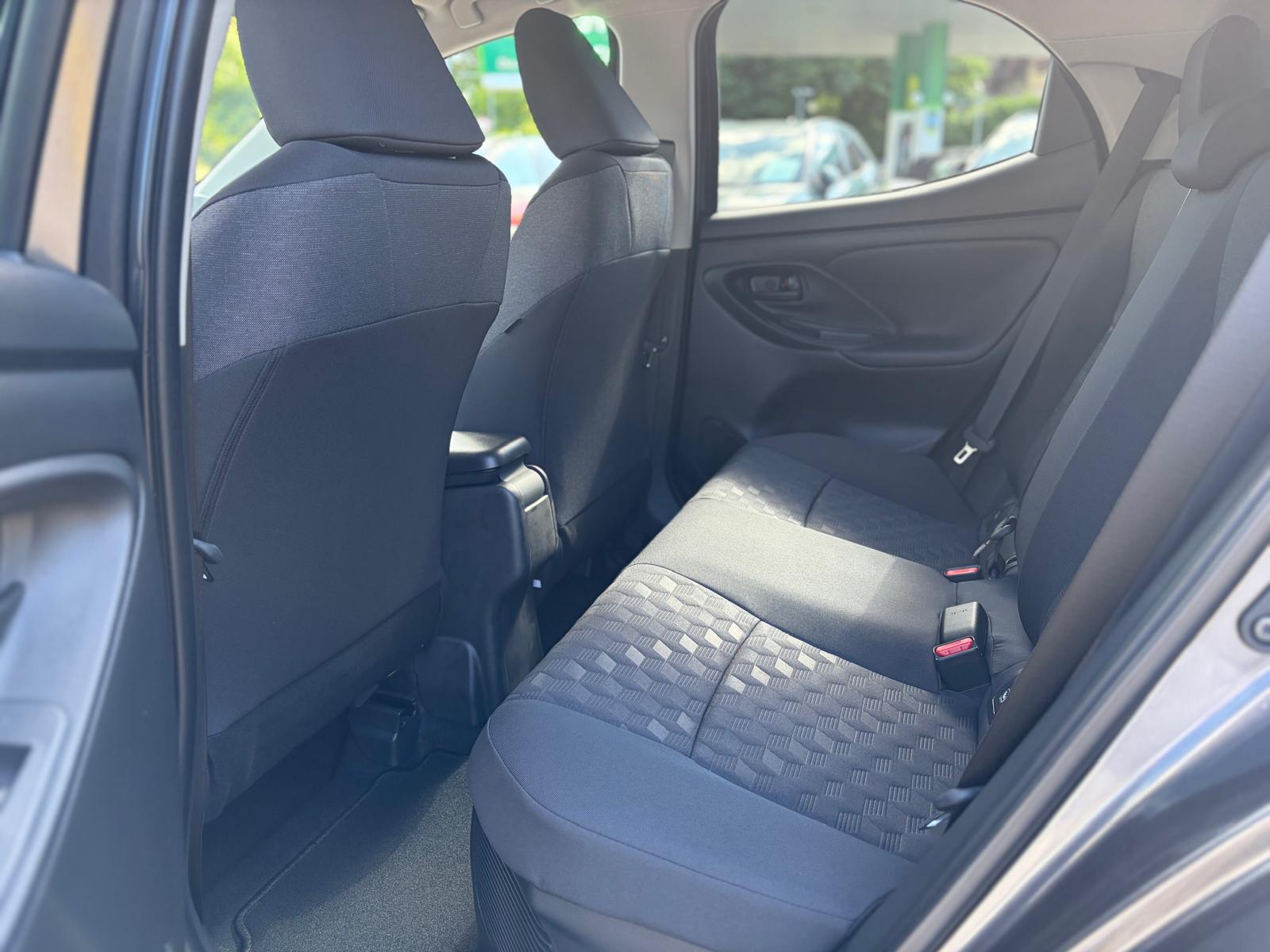 TOYOTA Yaris 1.5 Trend e-CVT-image-10