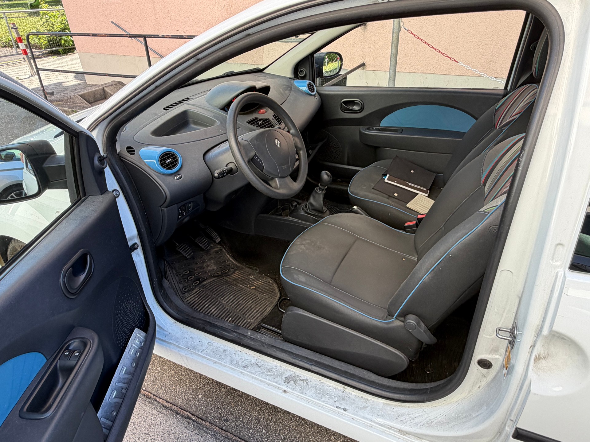 RENAULT Twingo 1.2 16V Liberty-image-8