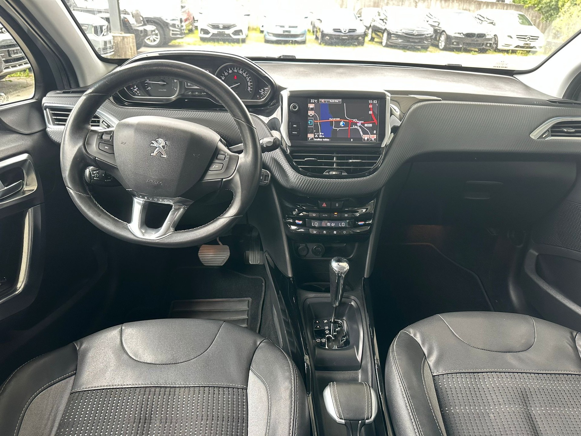 PEUGEOT 2008 1.6 VTI Allure Automatic-image-8