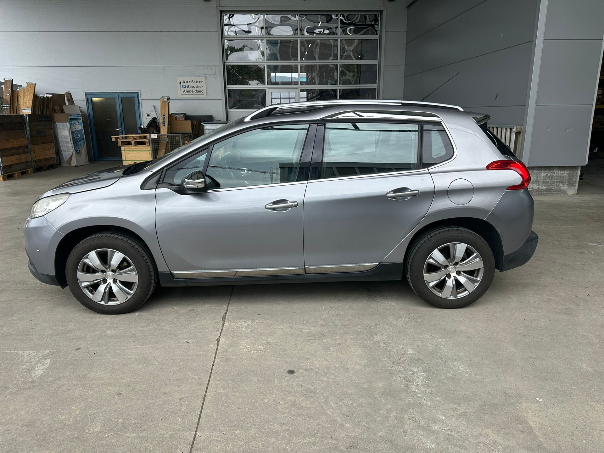 PEUGEOT 2008 1.6 VTI Allure Automatic-image-2